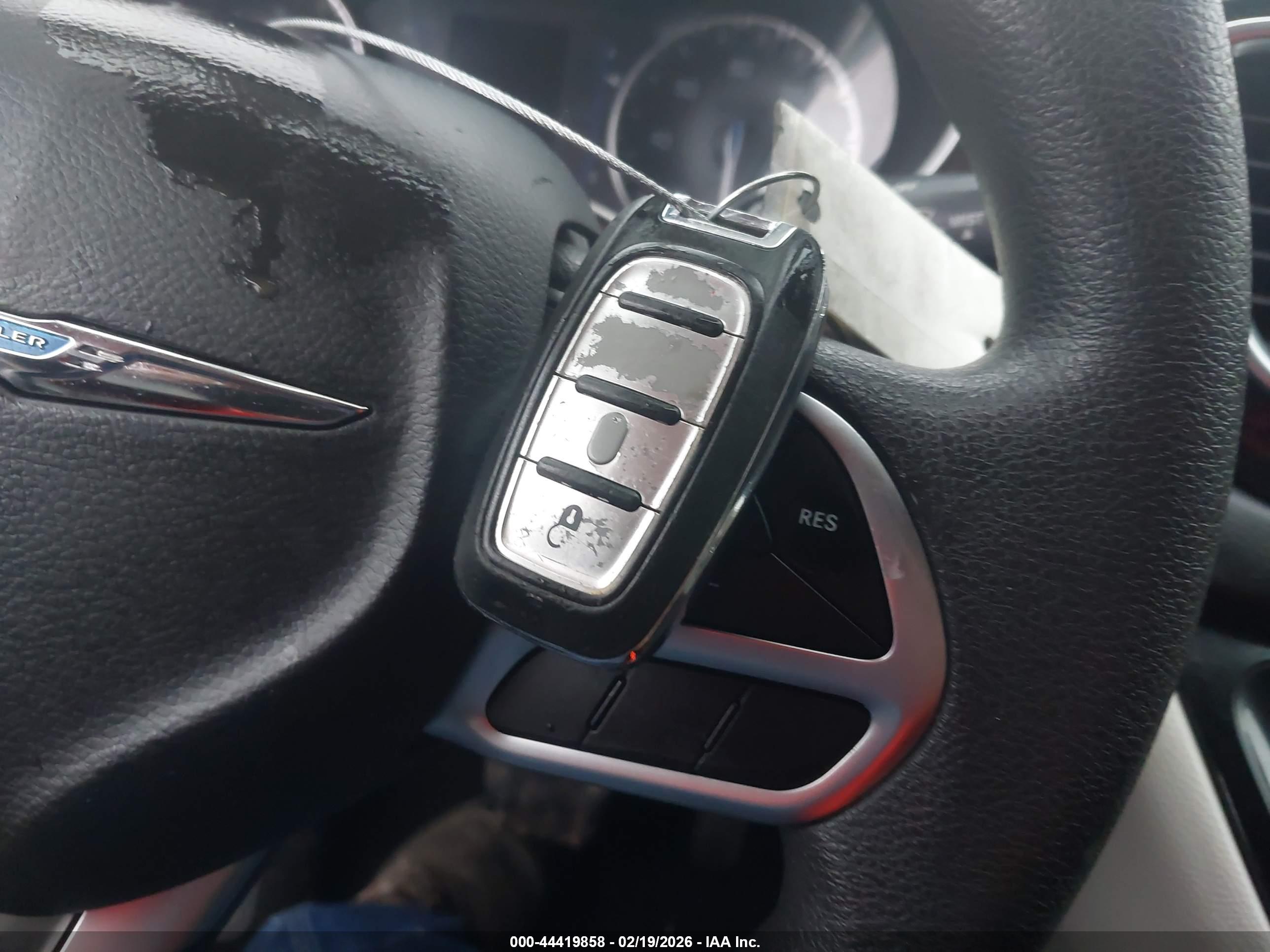 CHRYSLER PACIFICA image 11