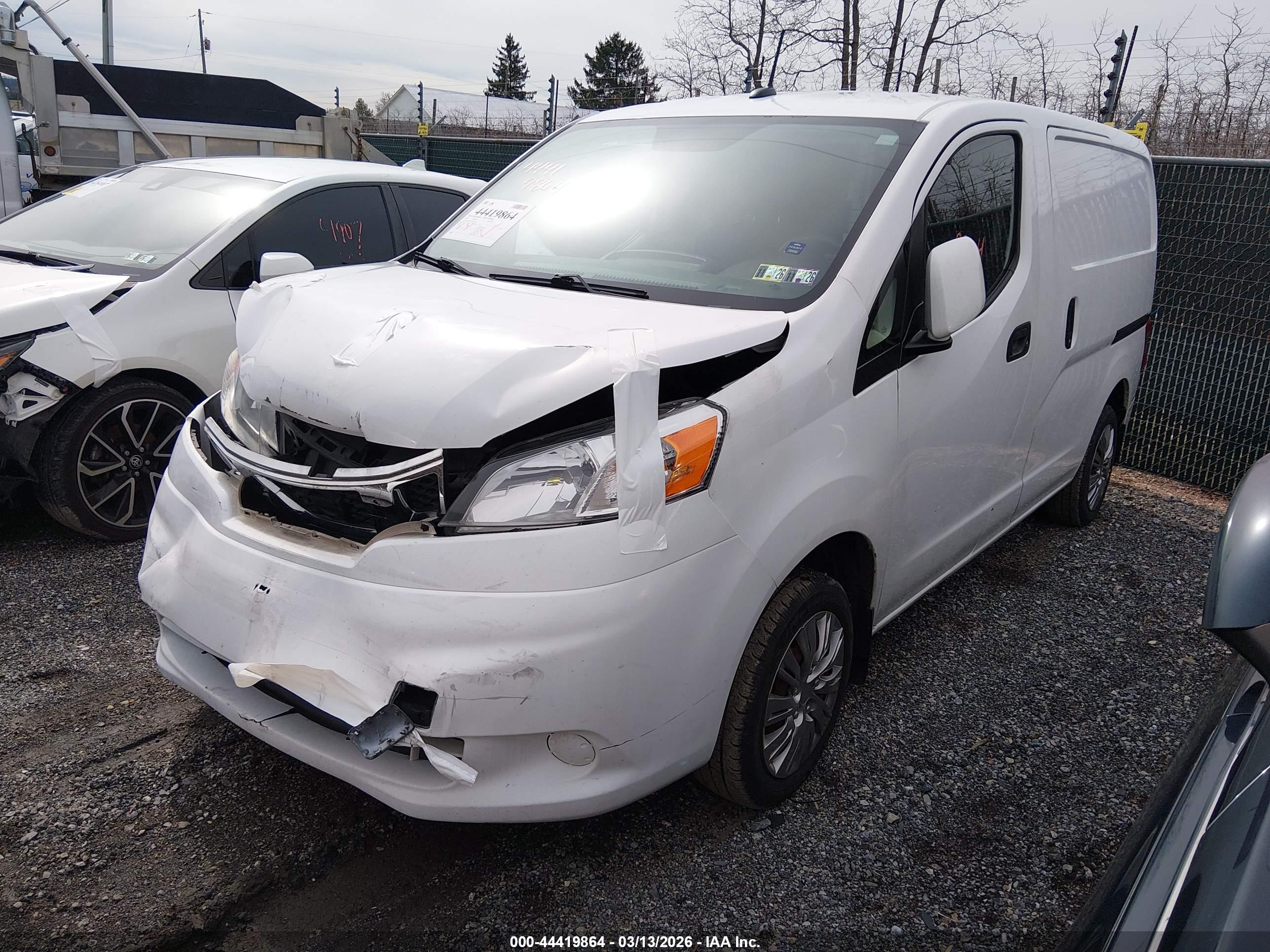 NISSAN NV200 image 2