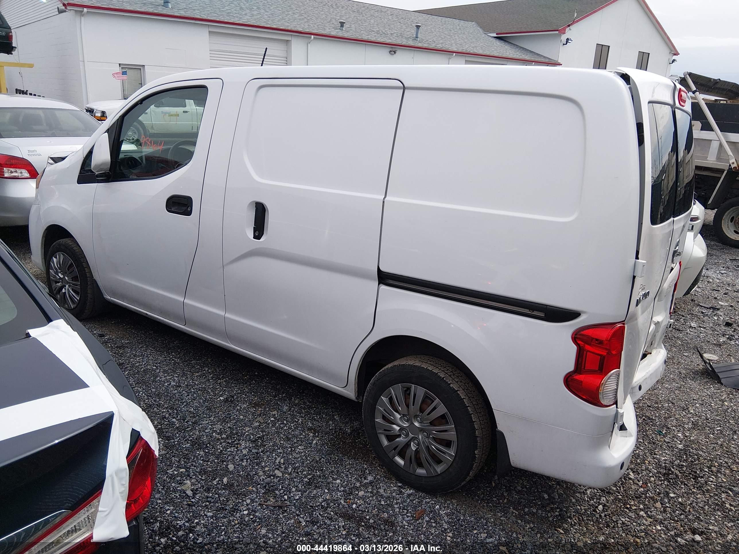 NISSAN NV200 image 3