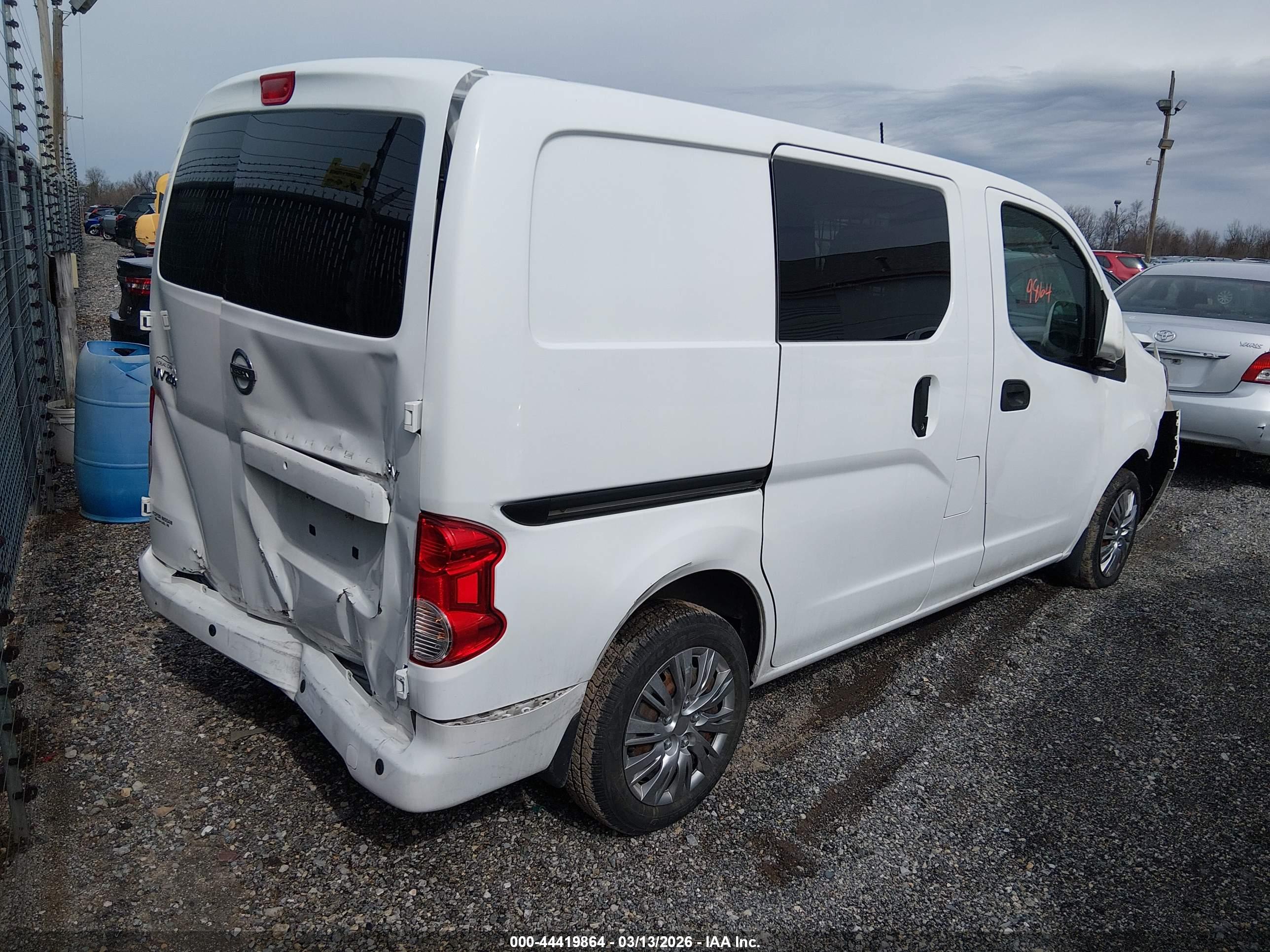 NISSAN NV200 image 4