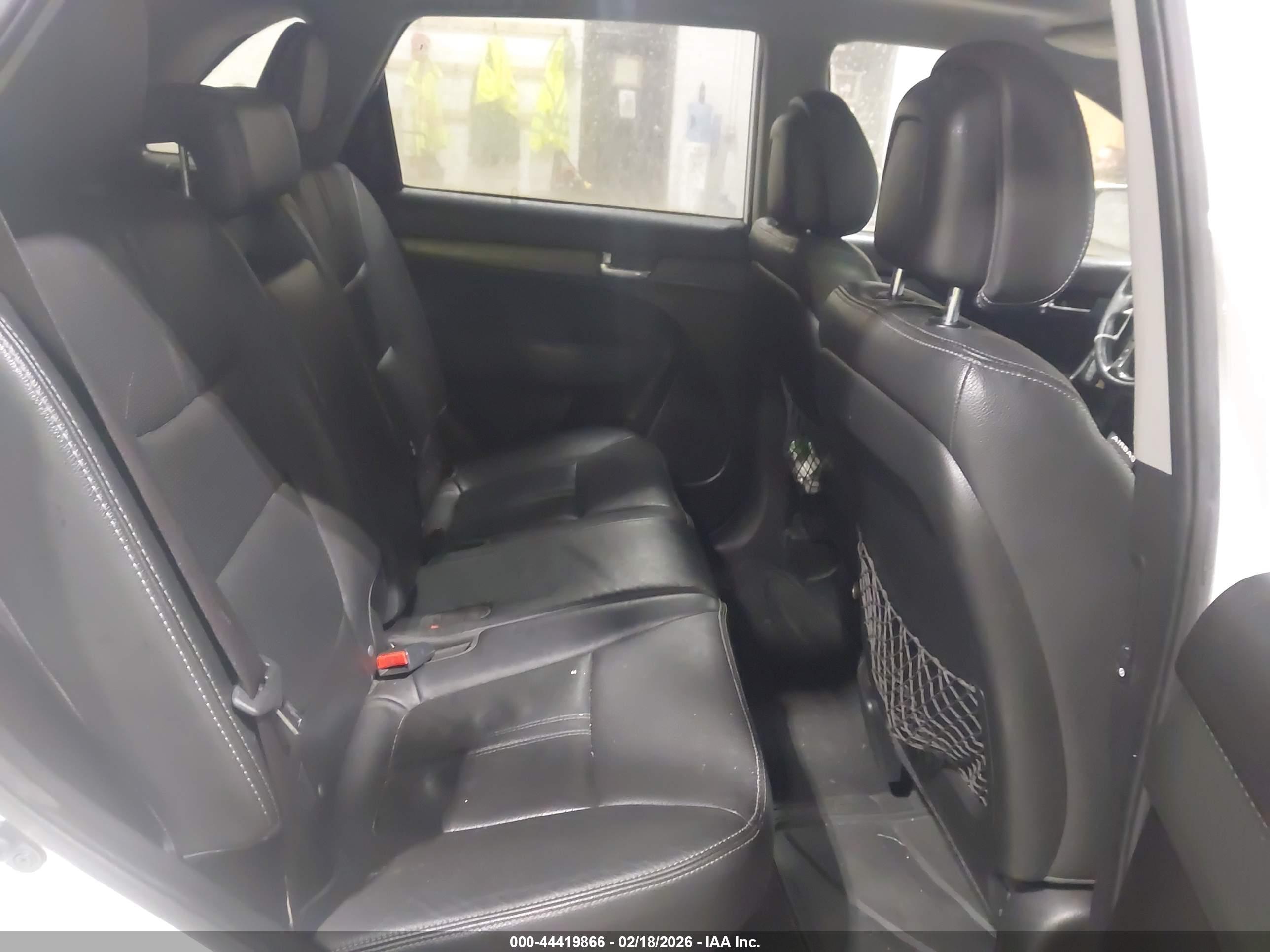 KIA SORENTO image 8