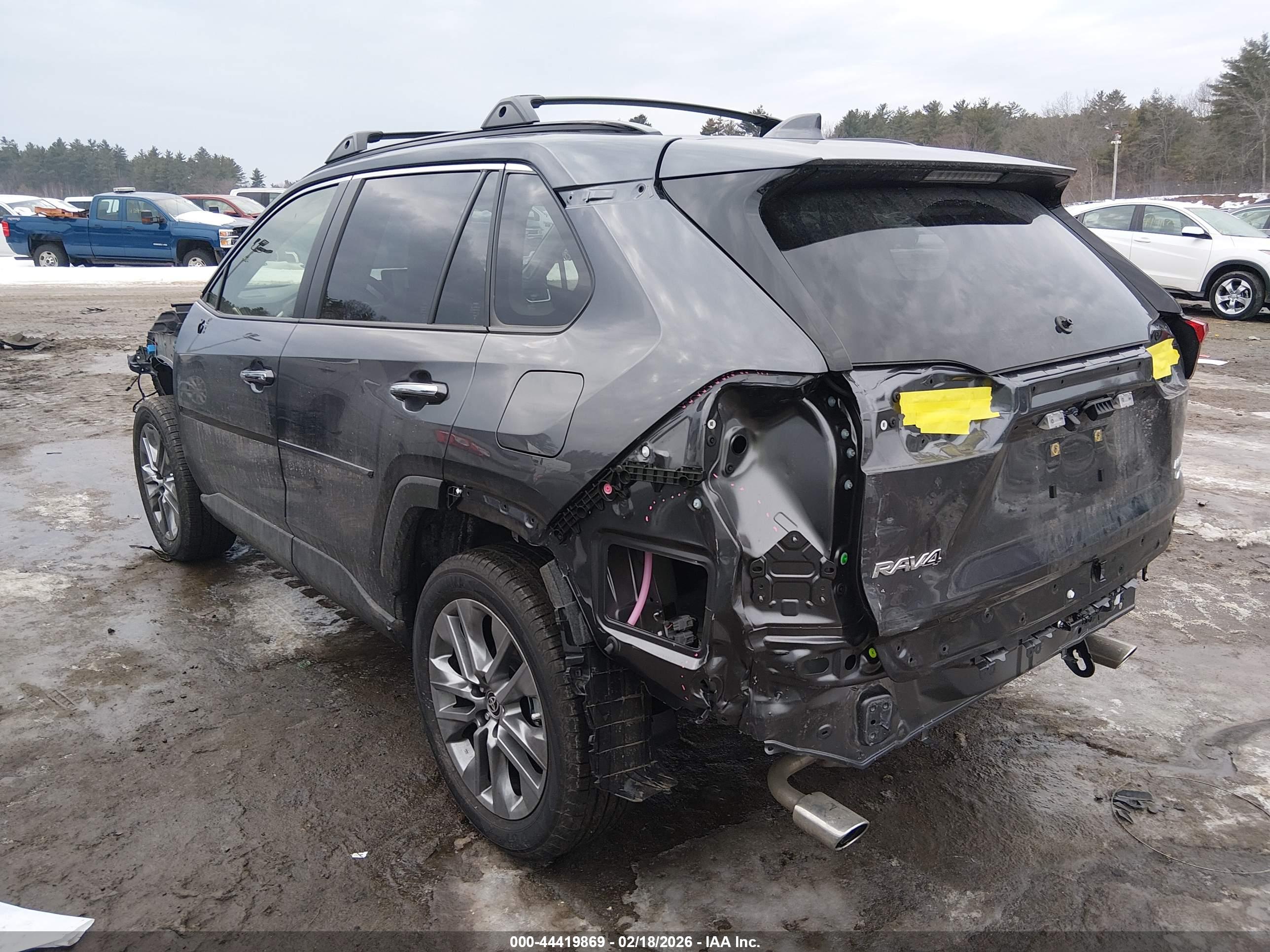 TOYOTA RAV4 image 3