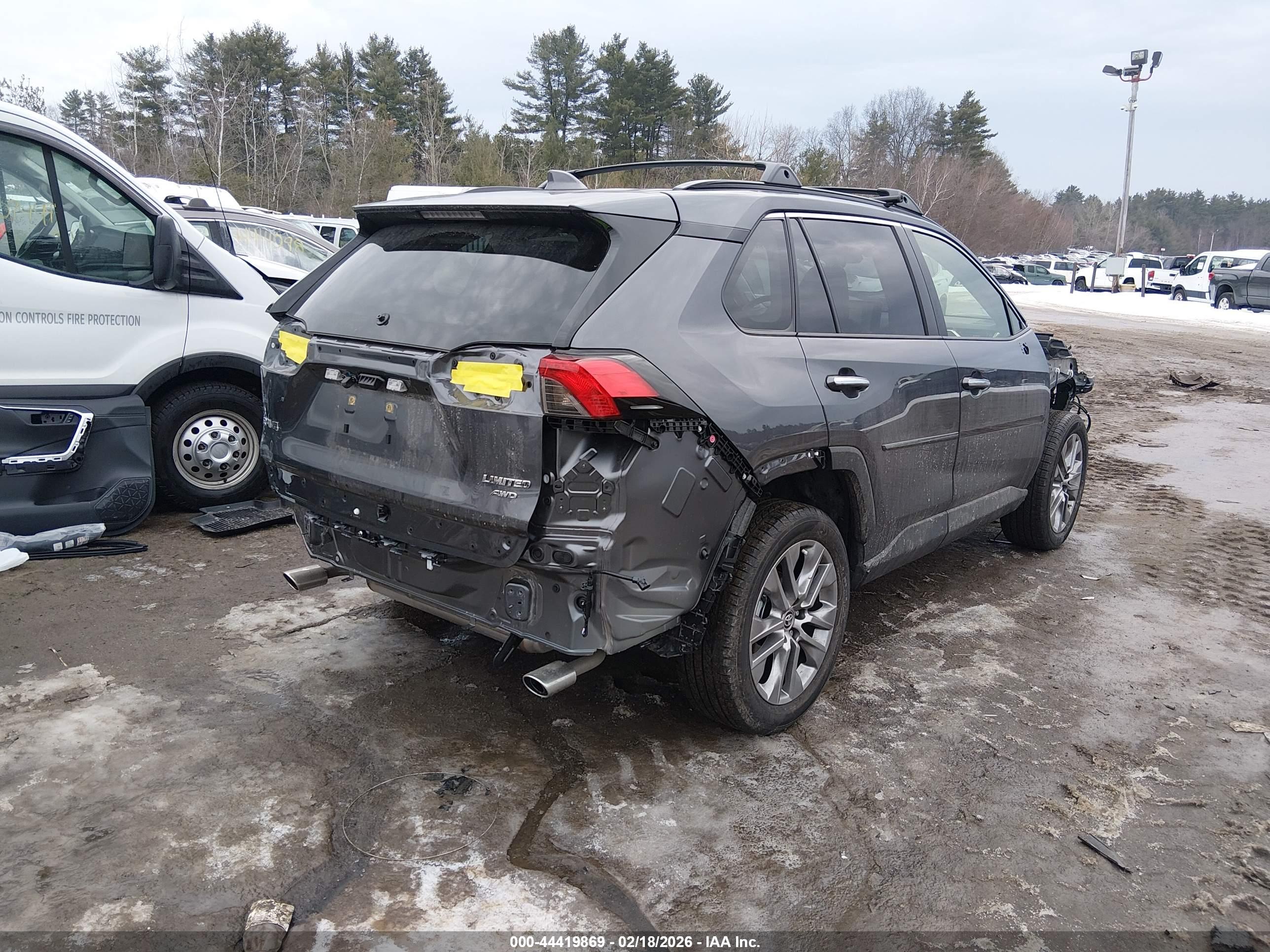 TOYOTA RAV4 image 4