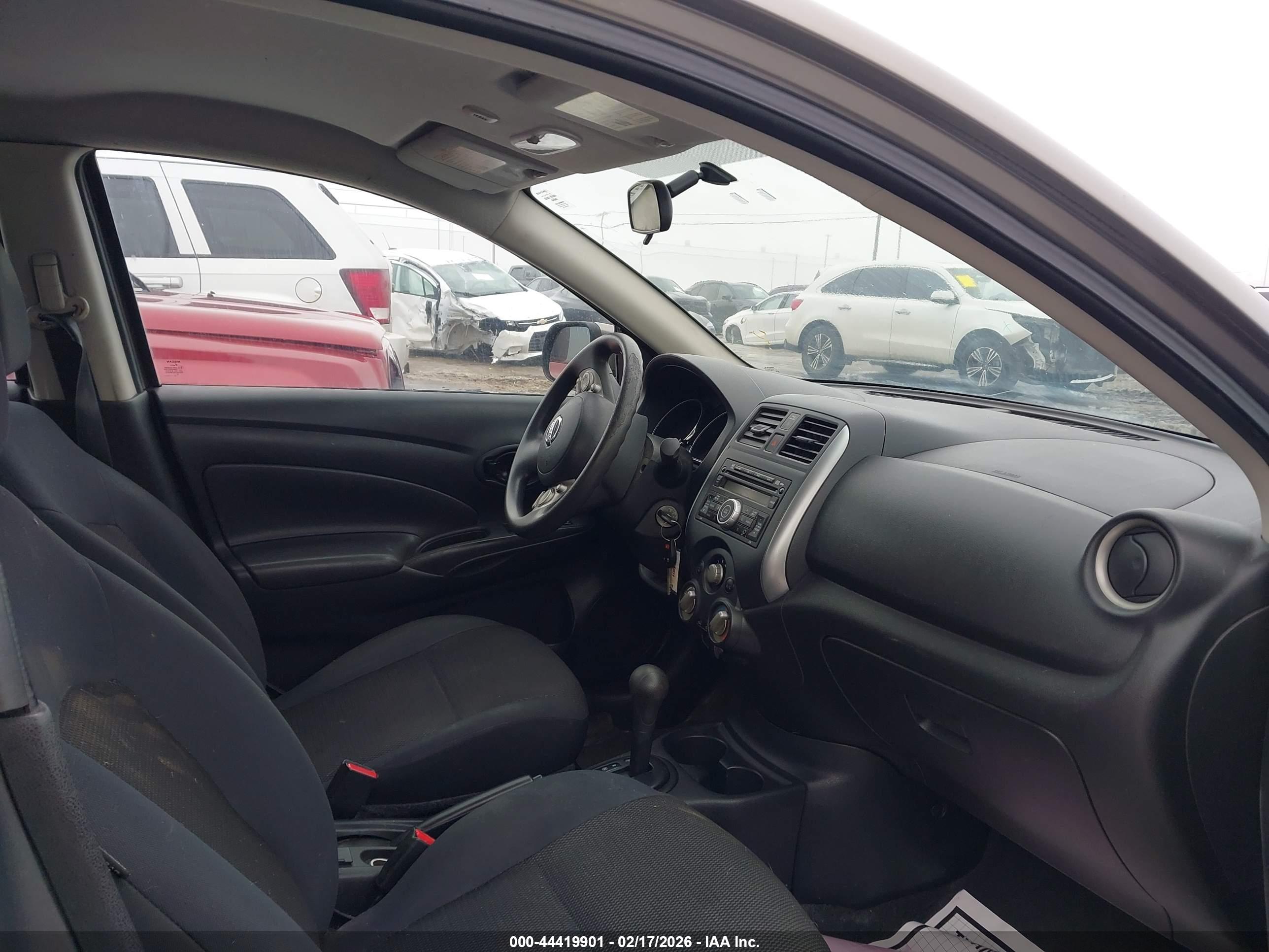 NISSAN VERSA image 5