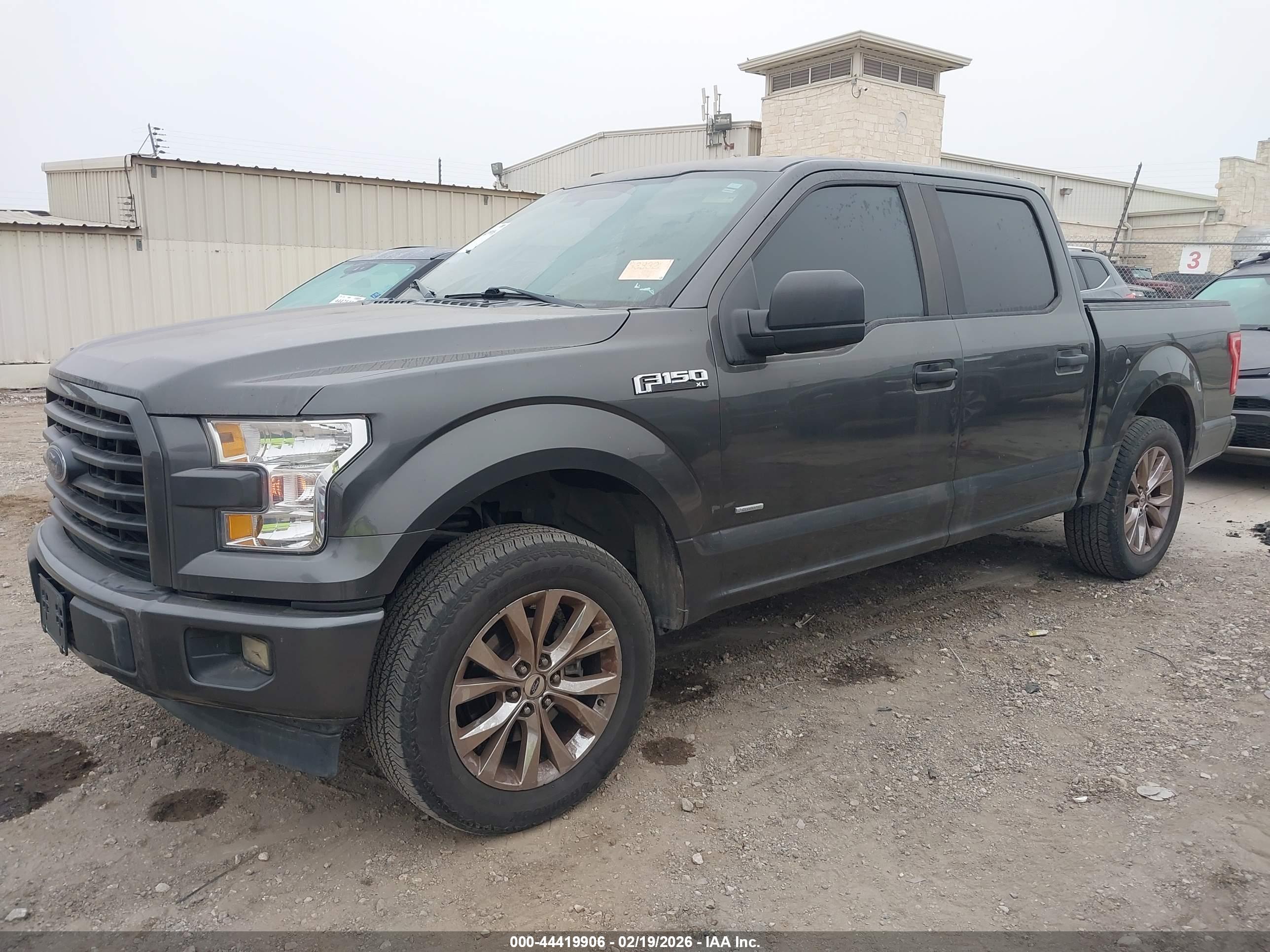 FORD F-150 image 2
