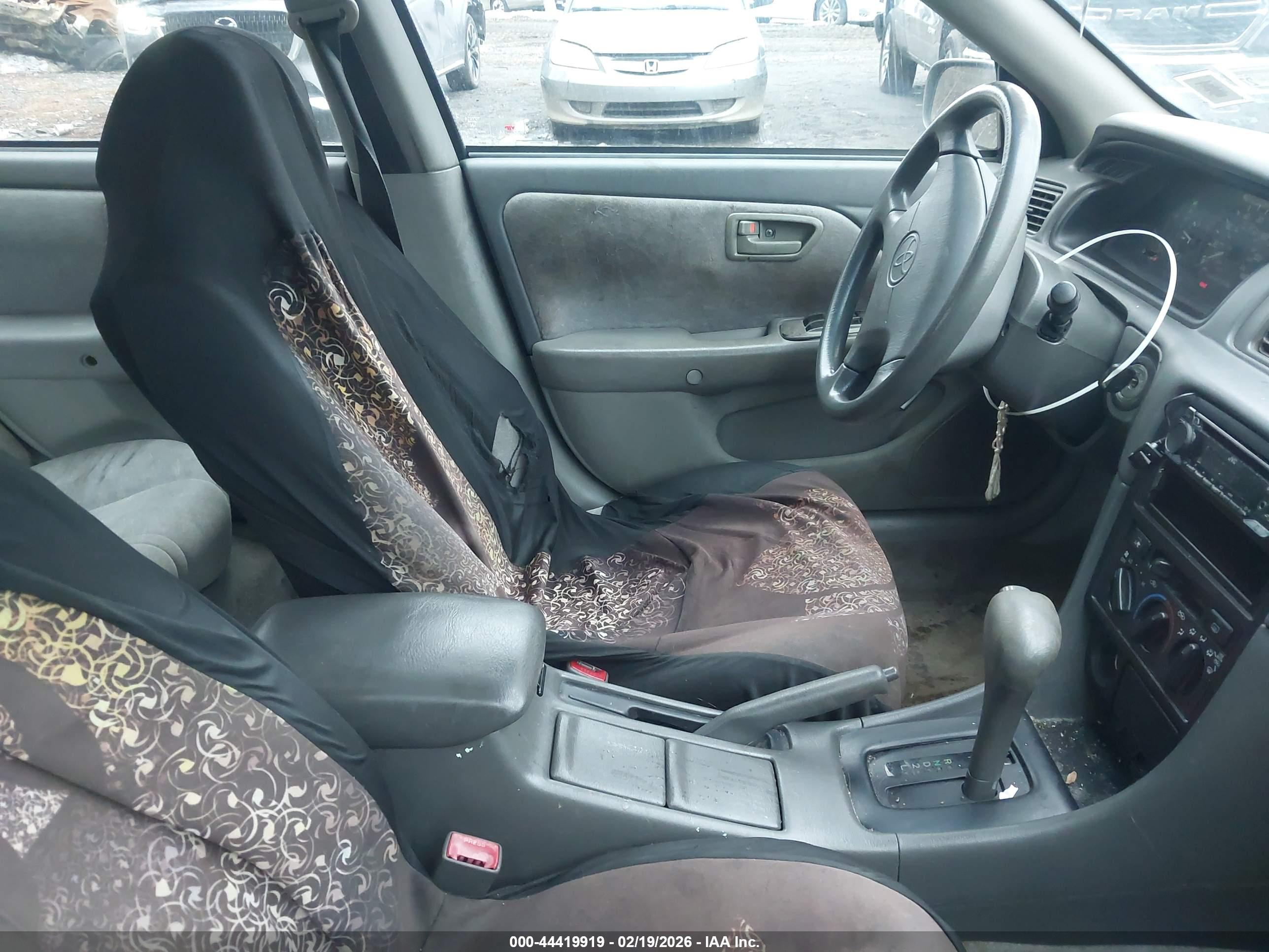 TOYOTA CAMRY image 5