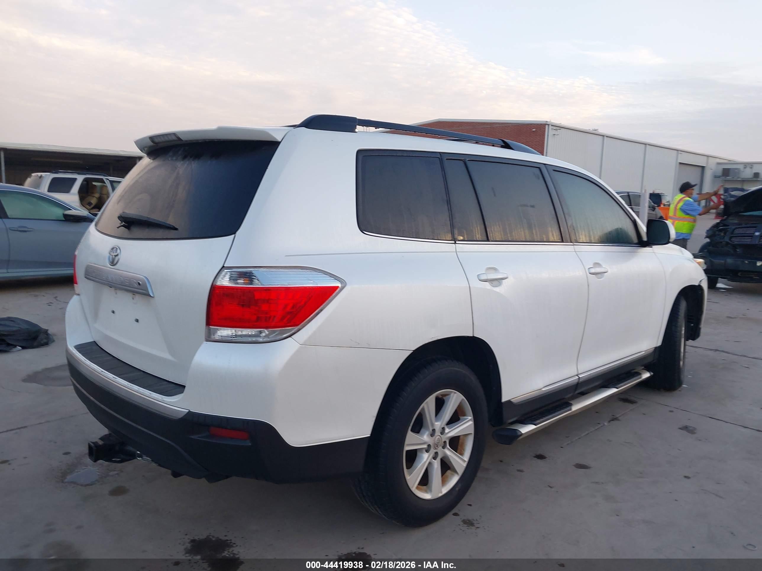 TOYOTA HIGHLANDER image 4