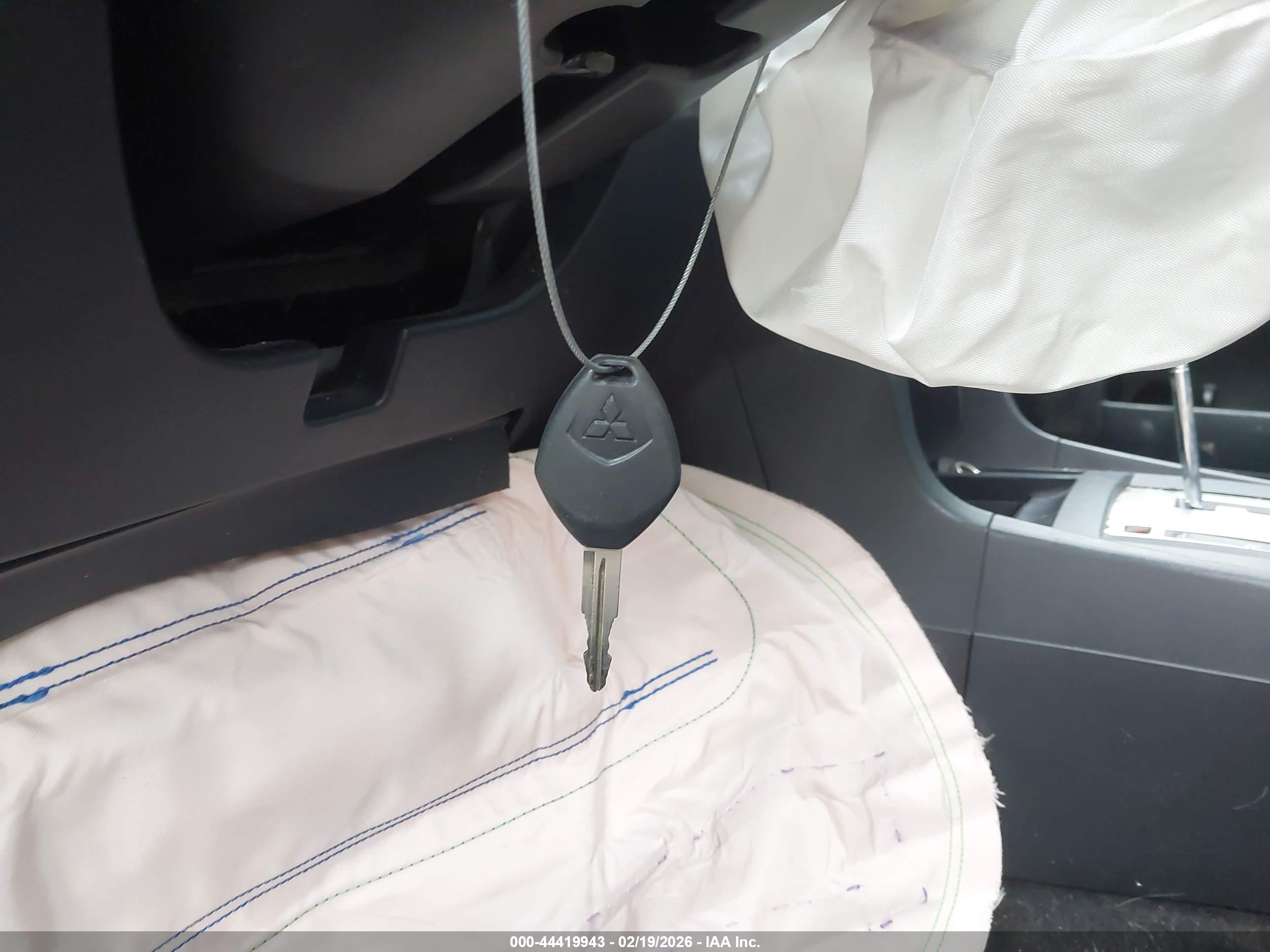MITSUBISHI LANCER image 11