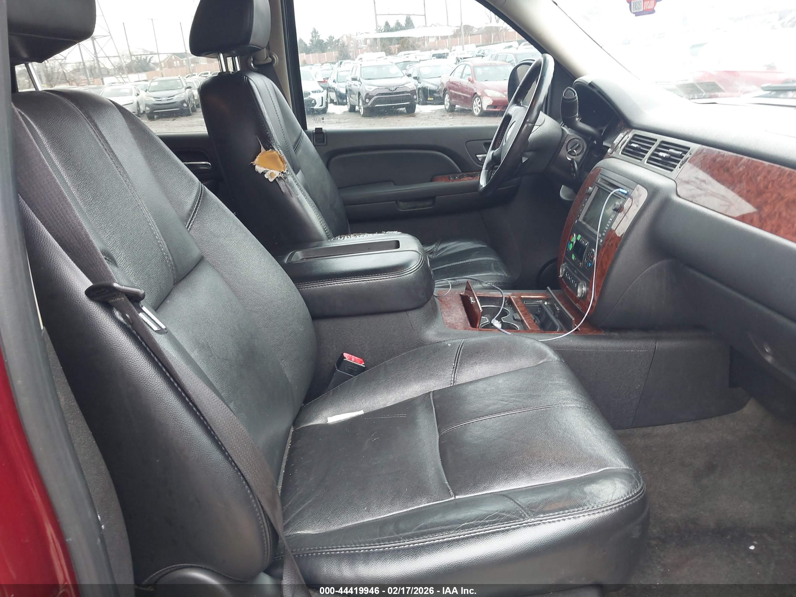 CHEVROLET TAHOE image 5