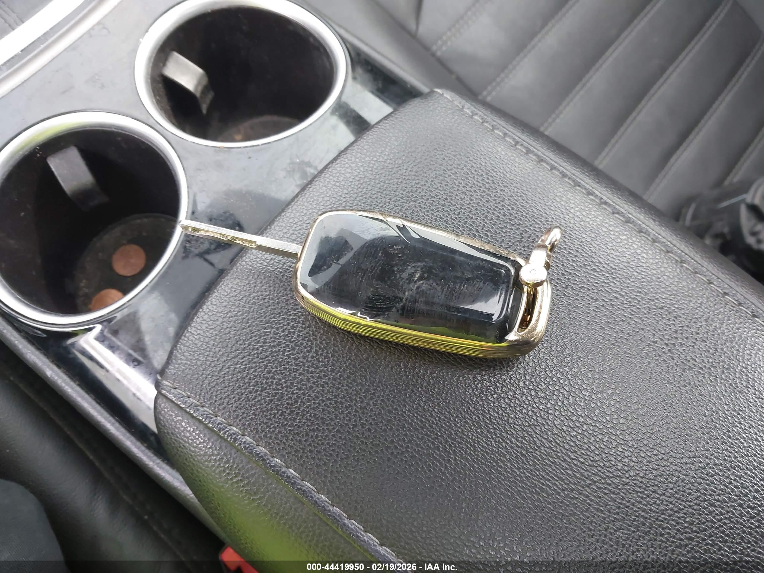 FORD FUSION image 11