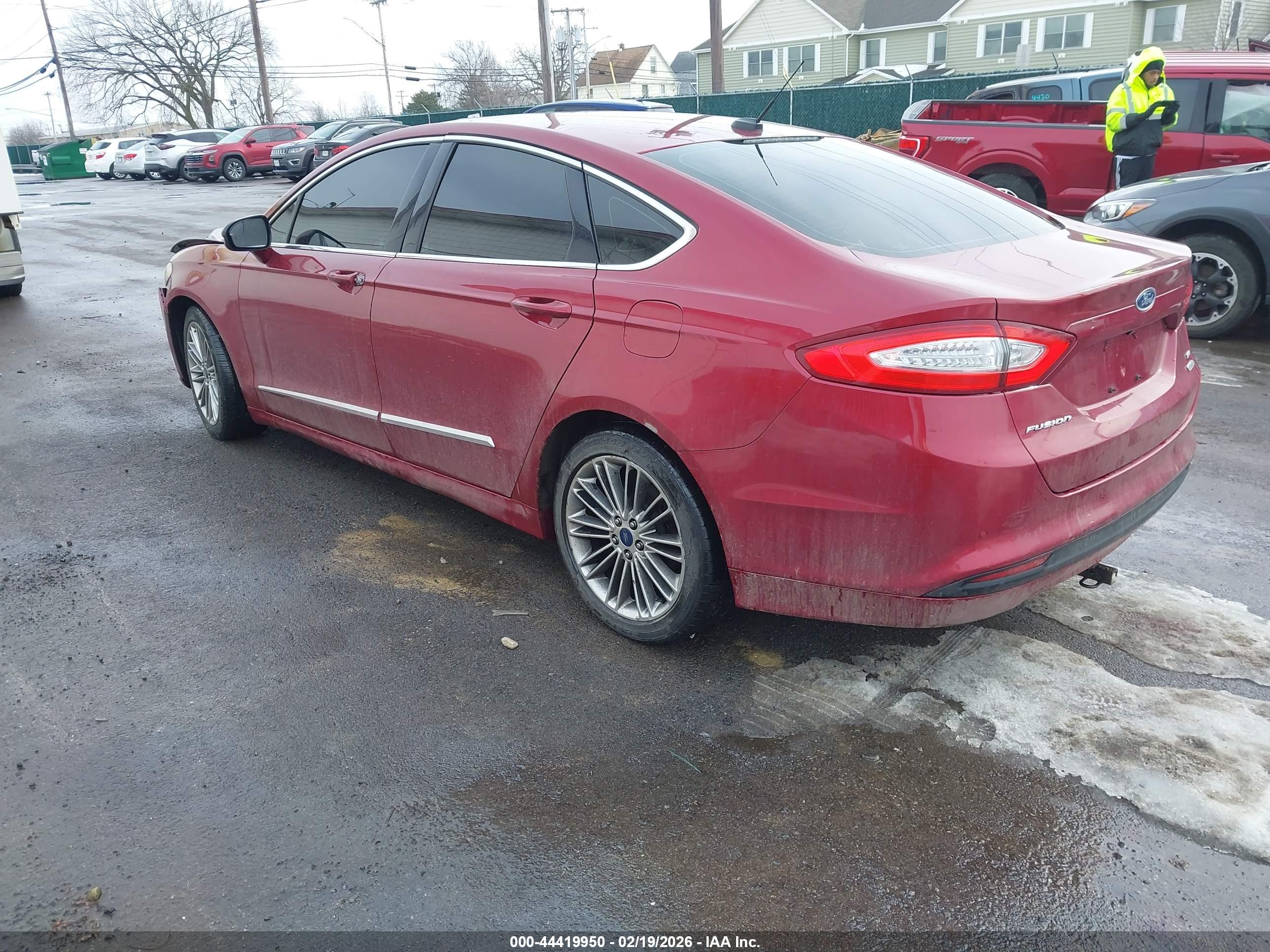 FORD FUSION image 3