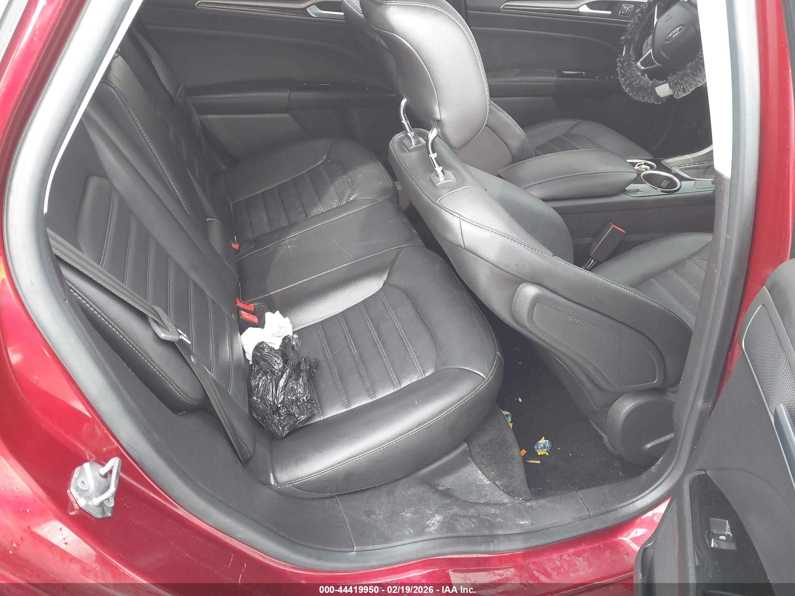 FORD FUSION image 8