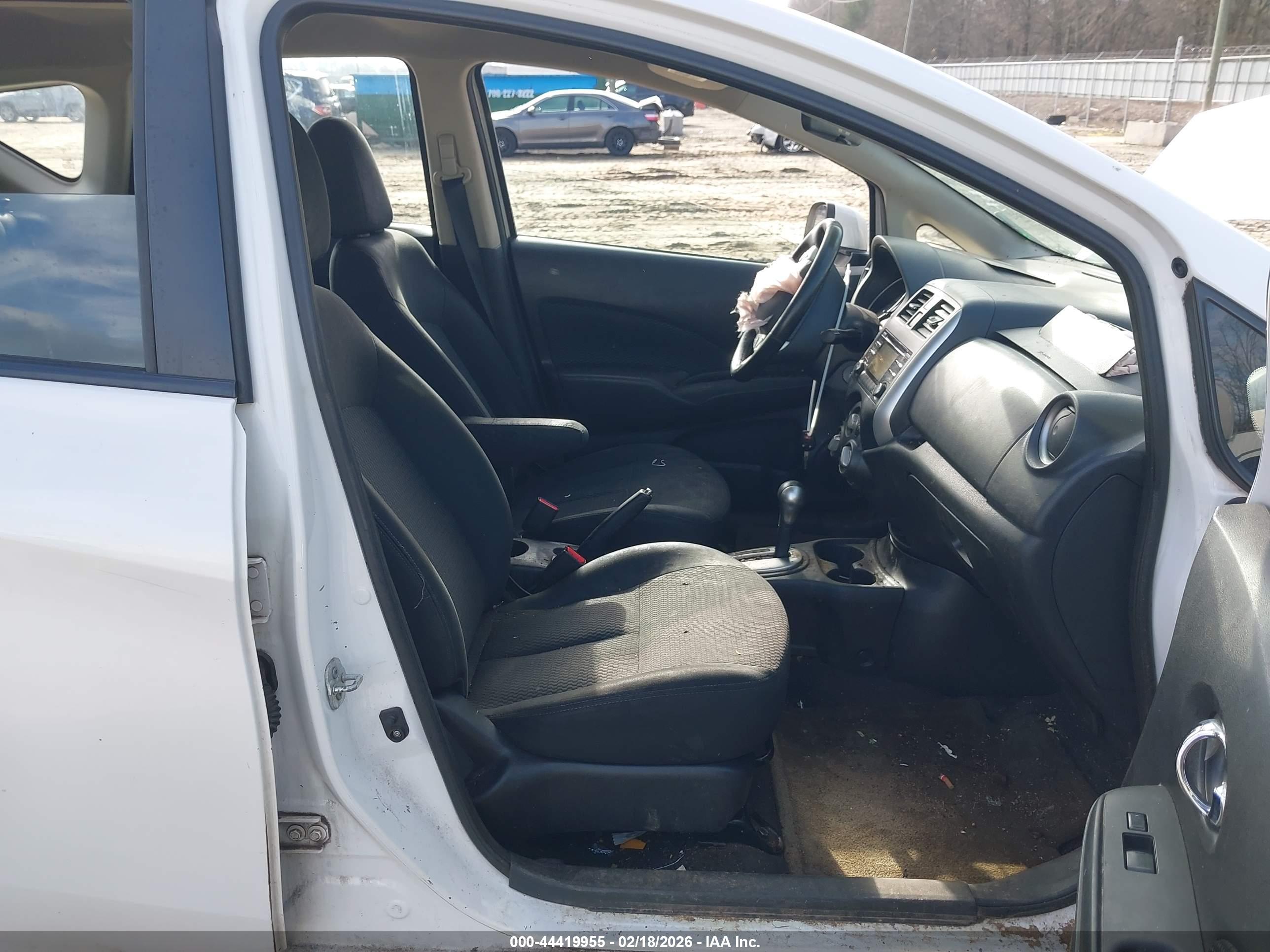 NISSAN VERSA image 5