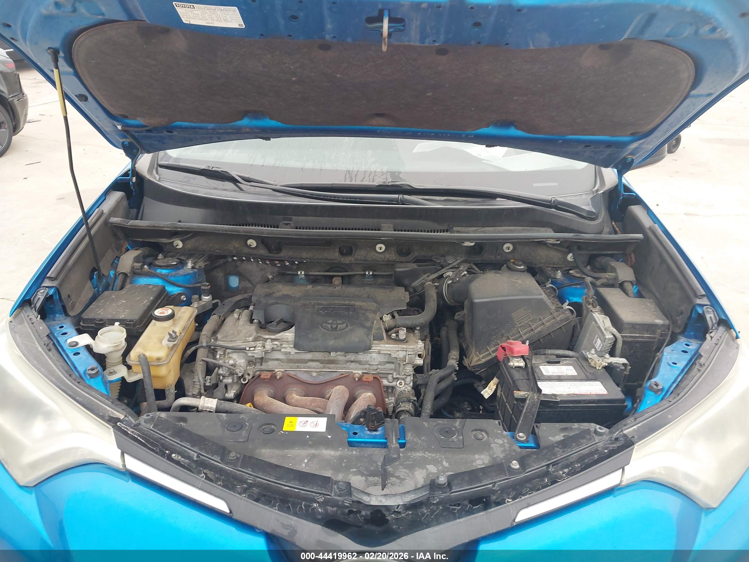 TOYOTA RAV4 image 10