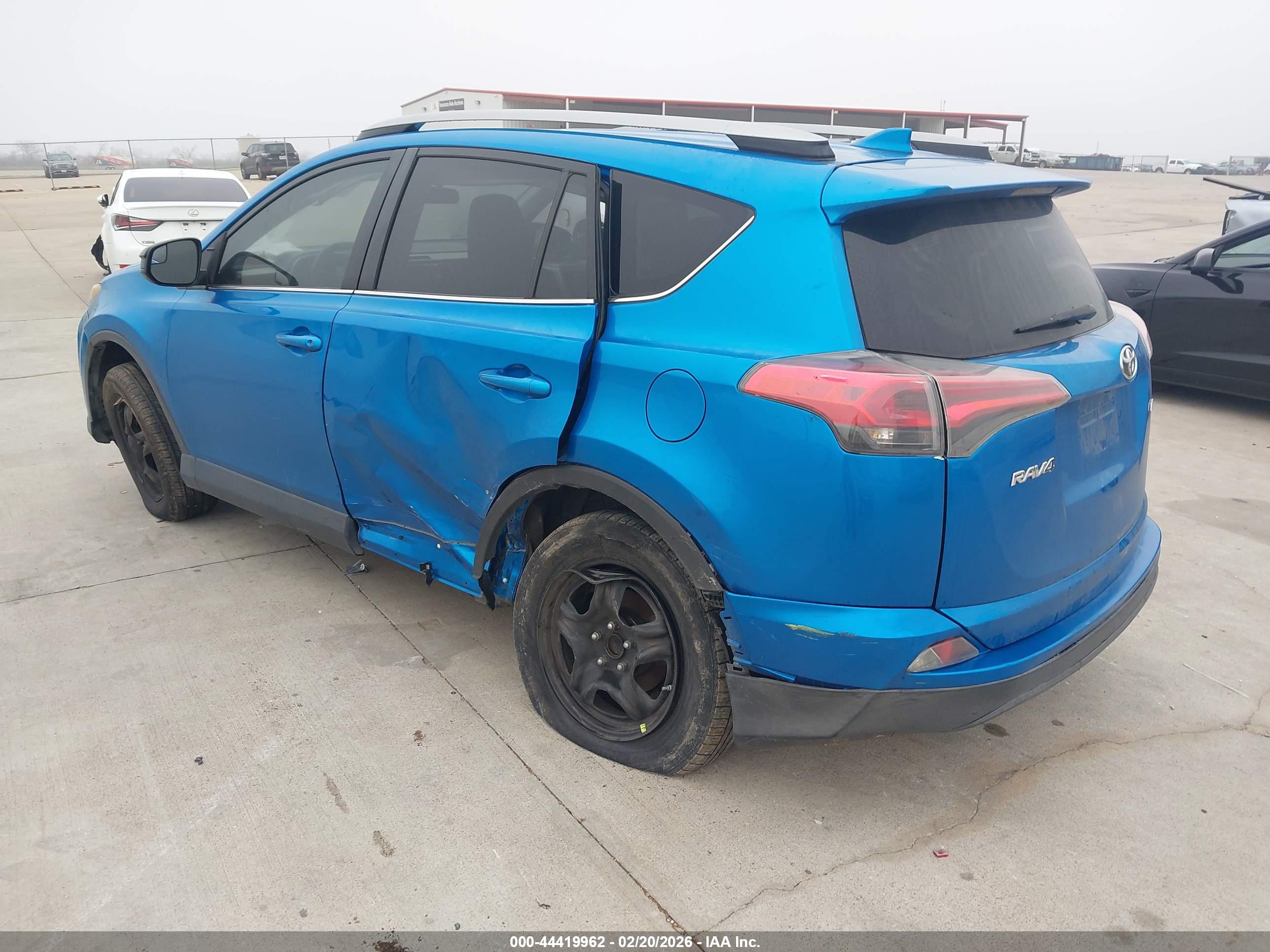 TOYOTA RAV4 image 3
