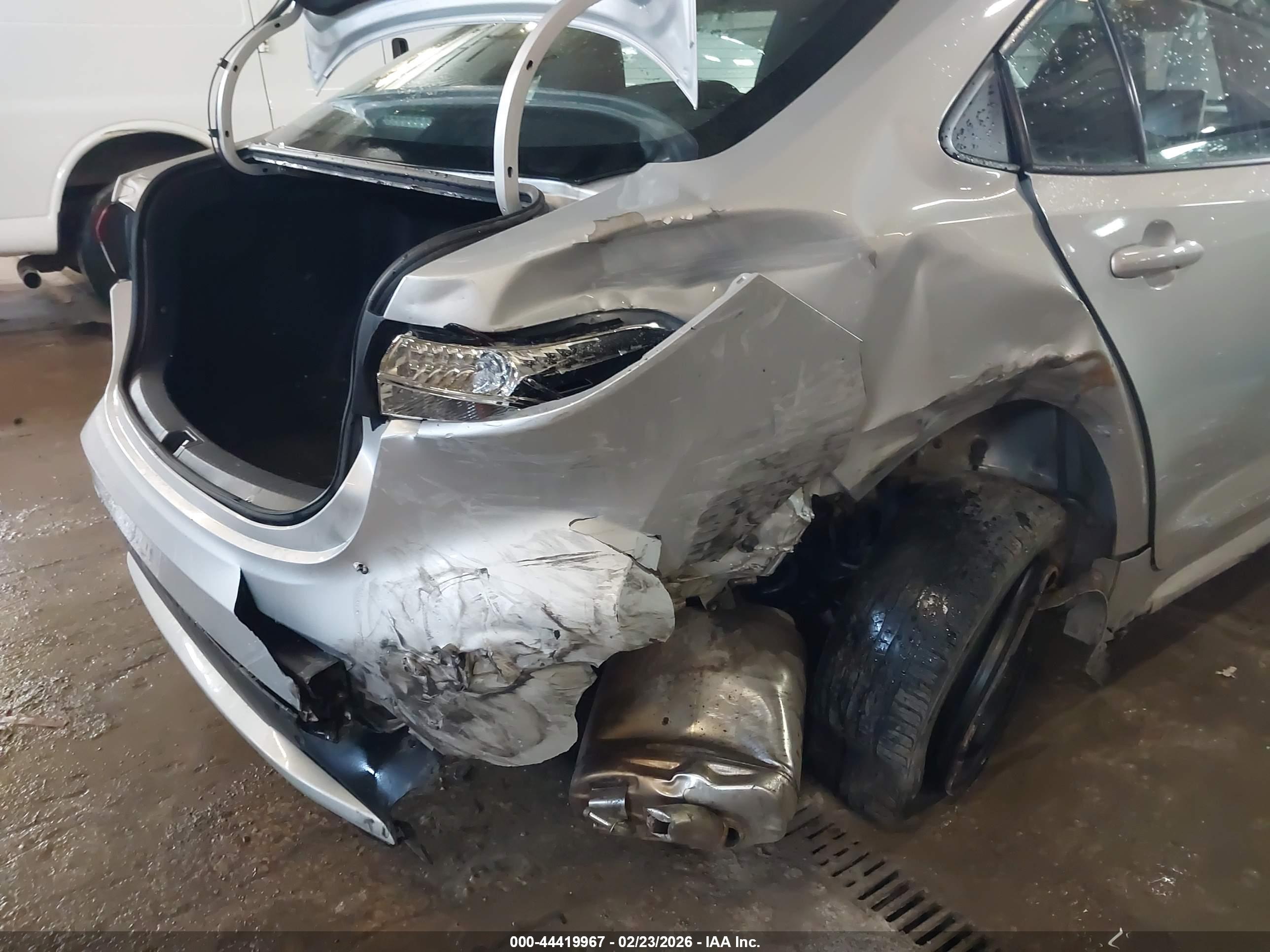 TOYOTA COROLLA image 6