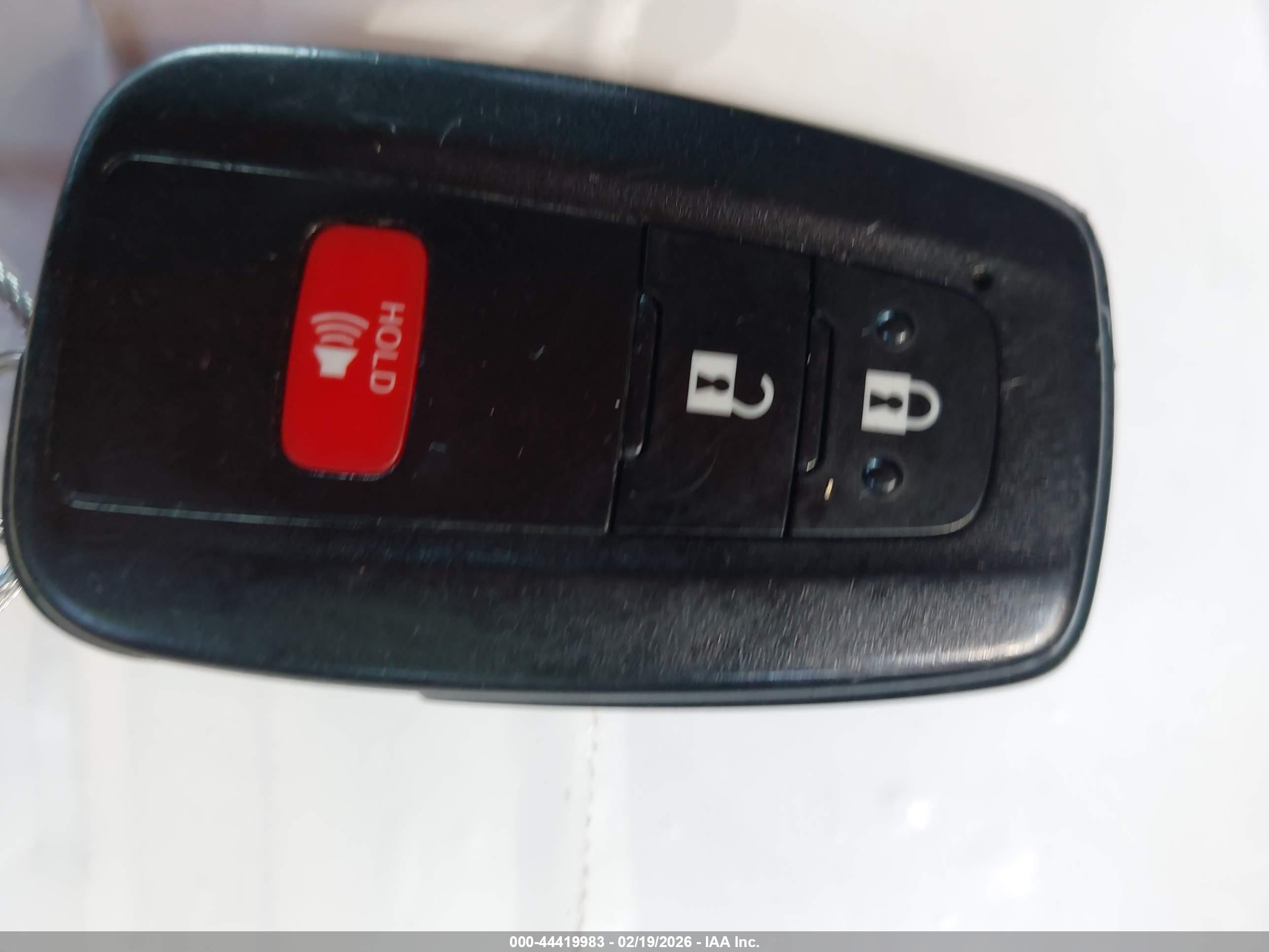 TOYOTA PRIUS image 11