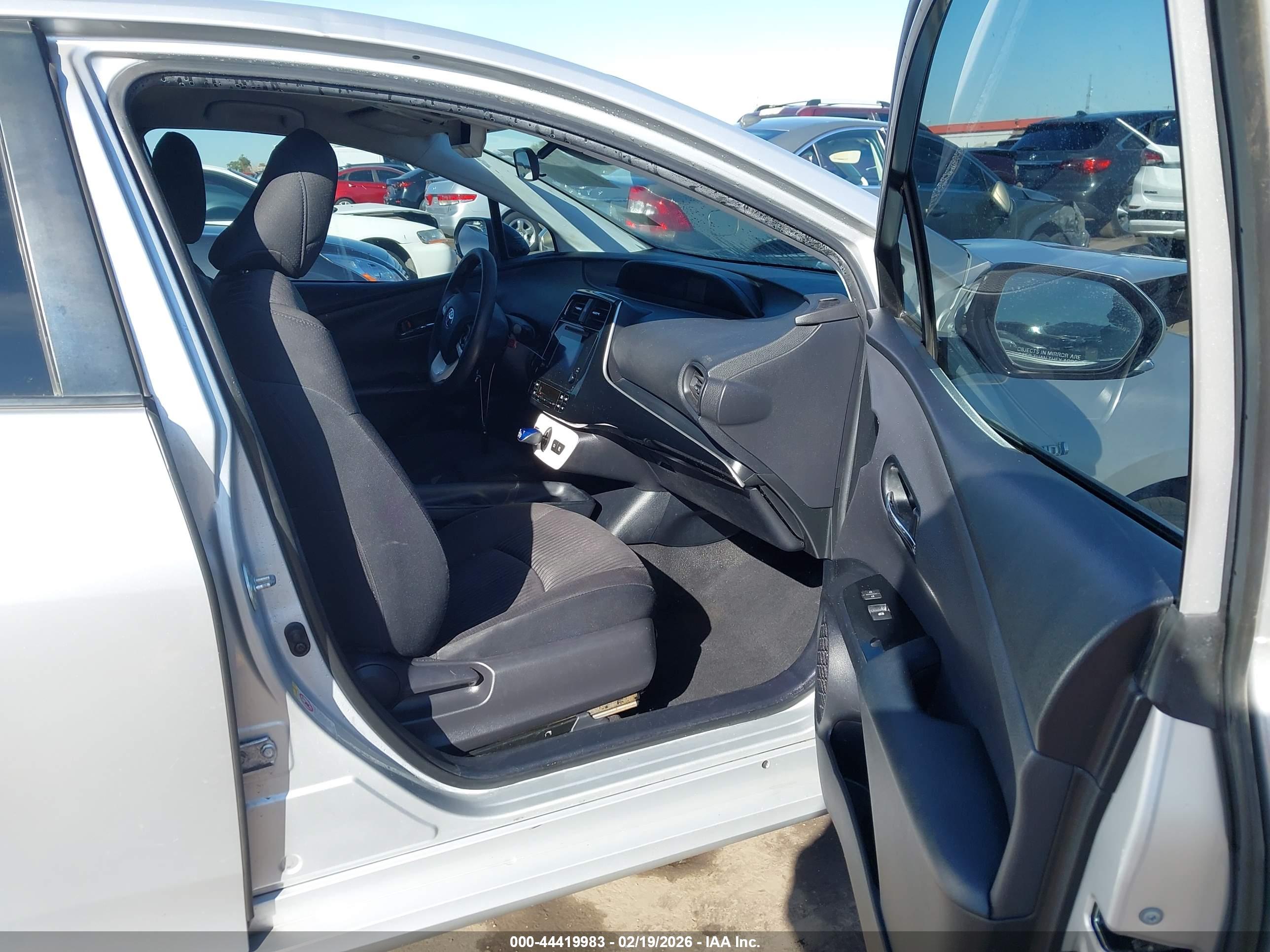 TOYOTA PRIUS image 5