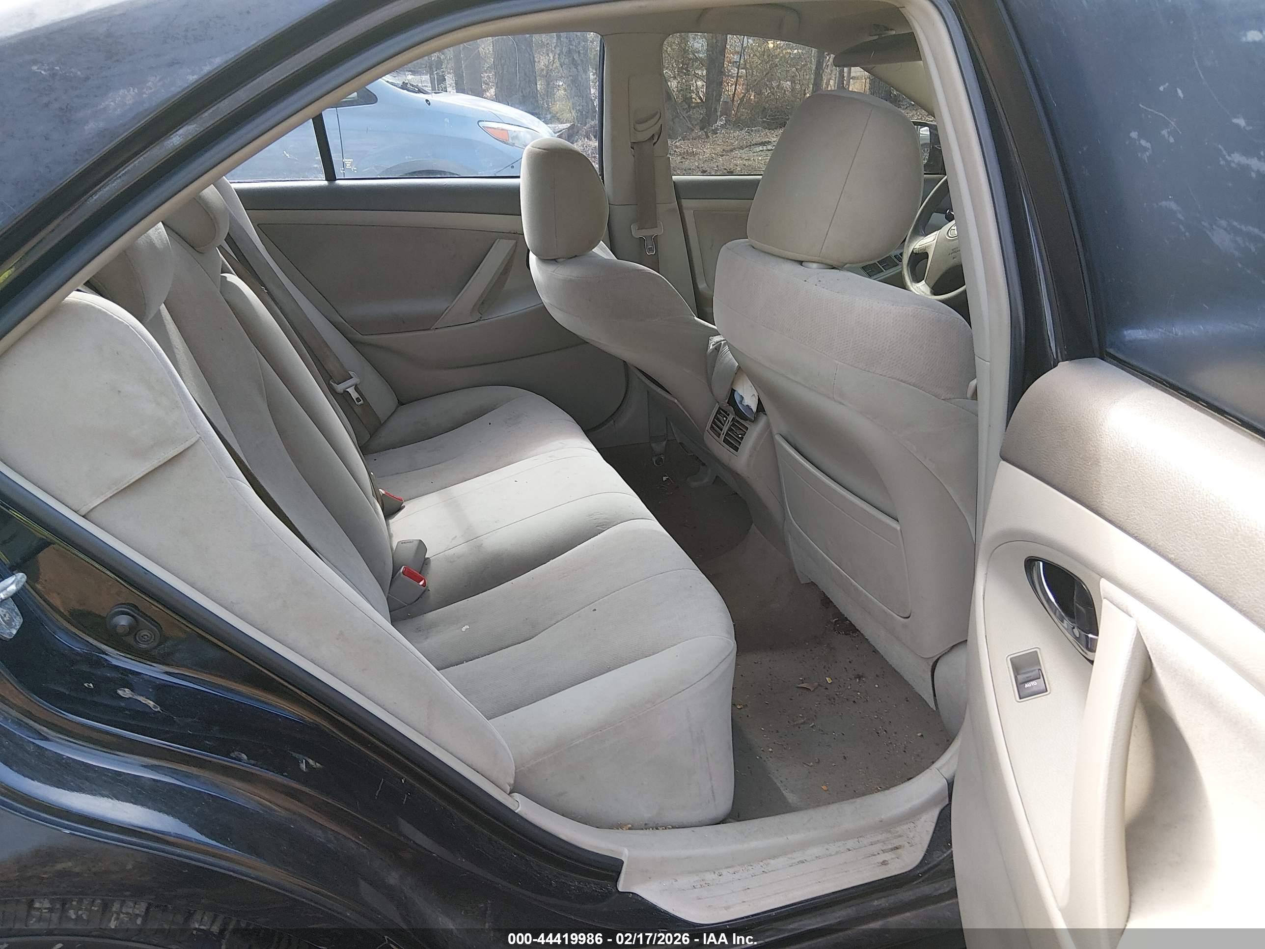 TOYOTA CAMRY image 8
