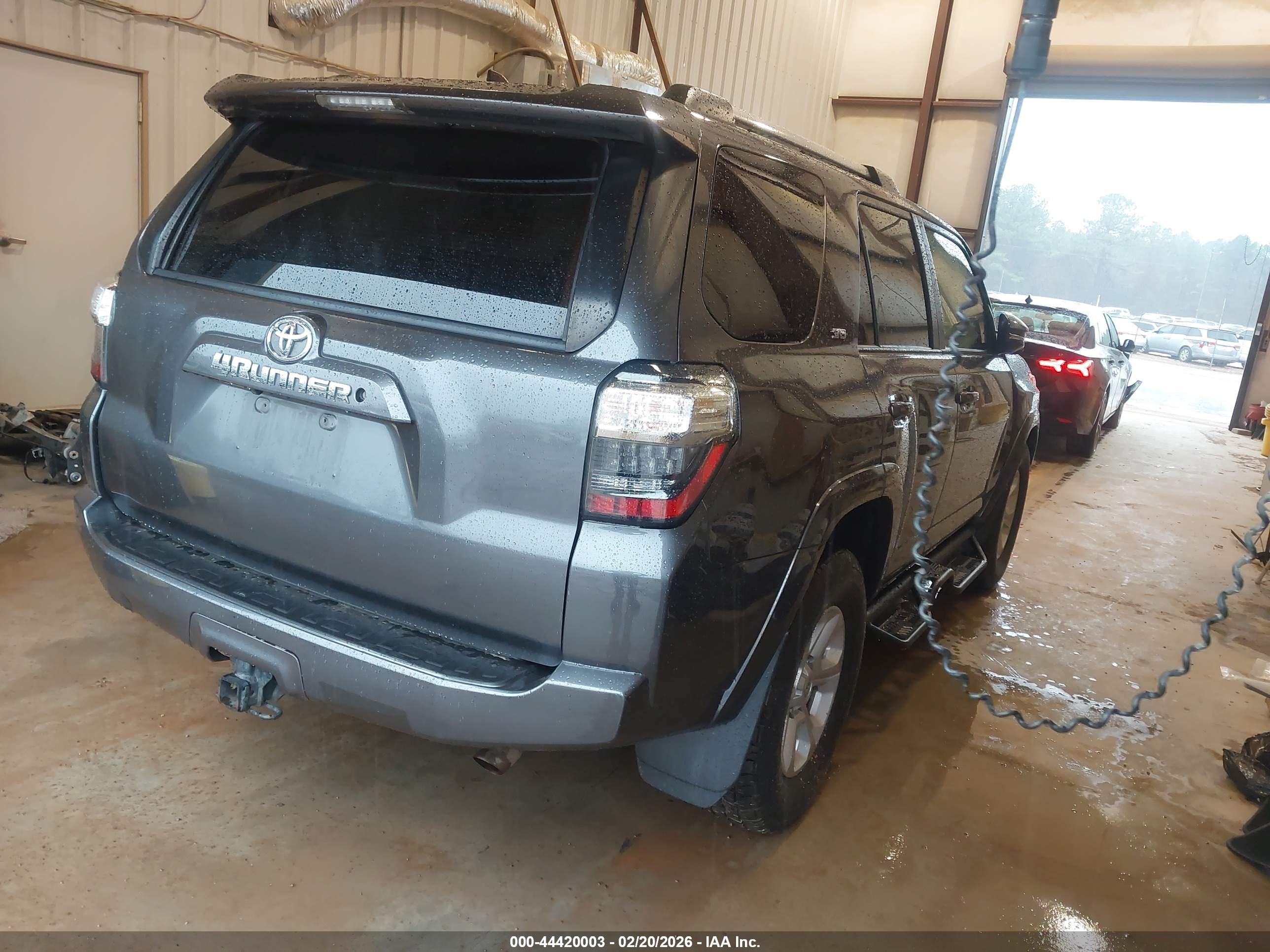 TOYOTA 4RUNNER image 4