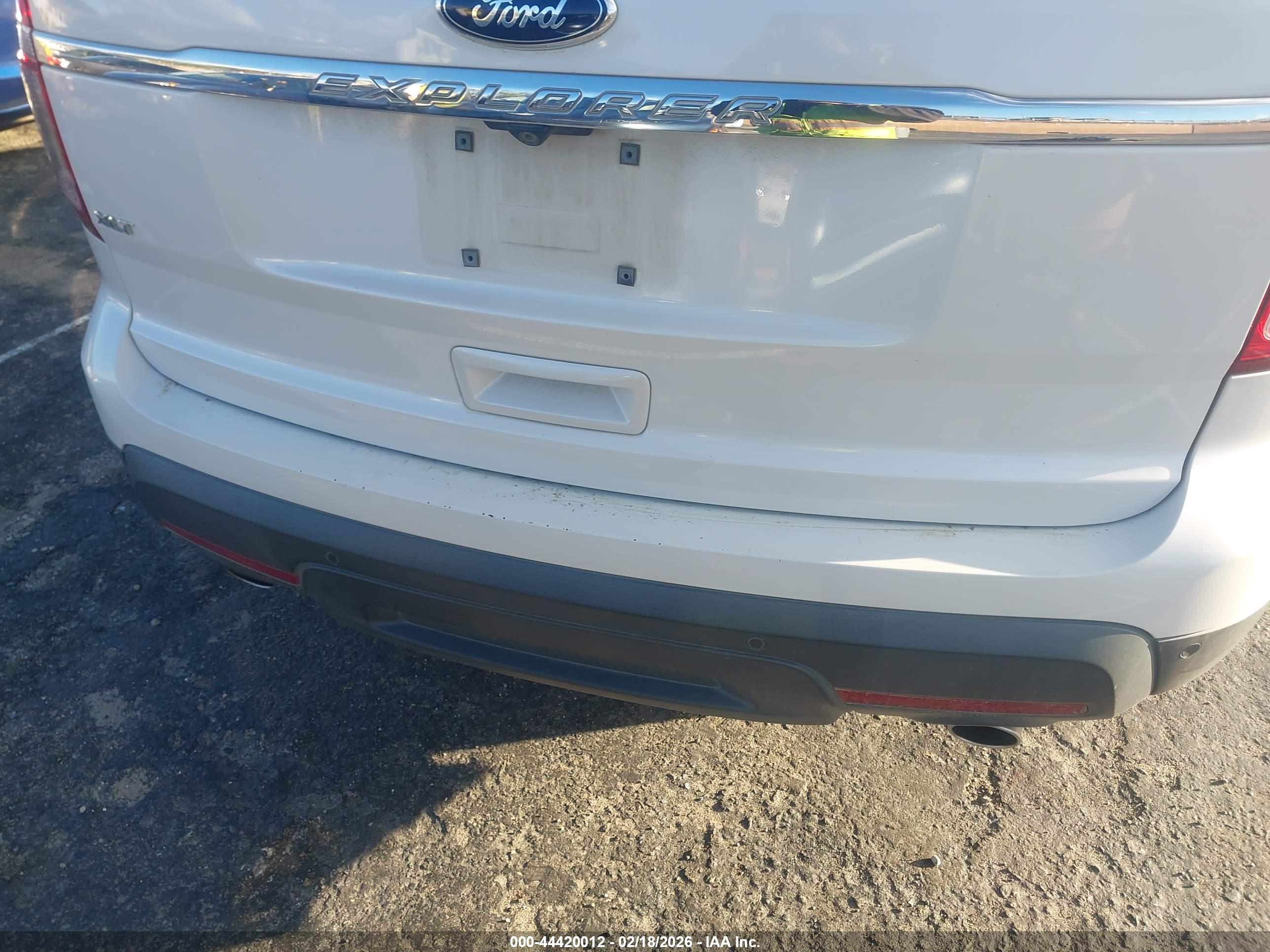 FORD EXPLORER image 6