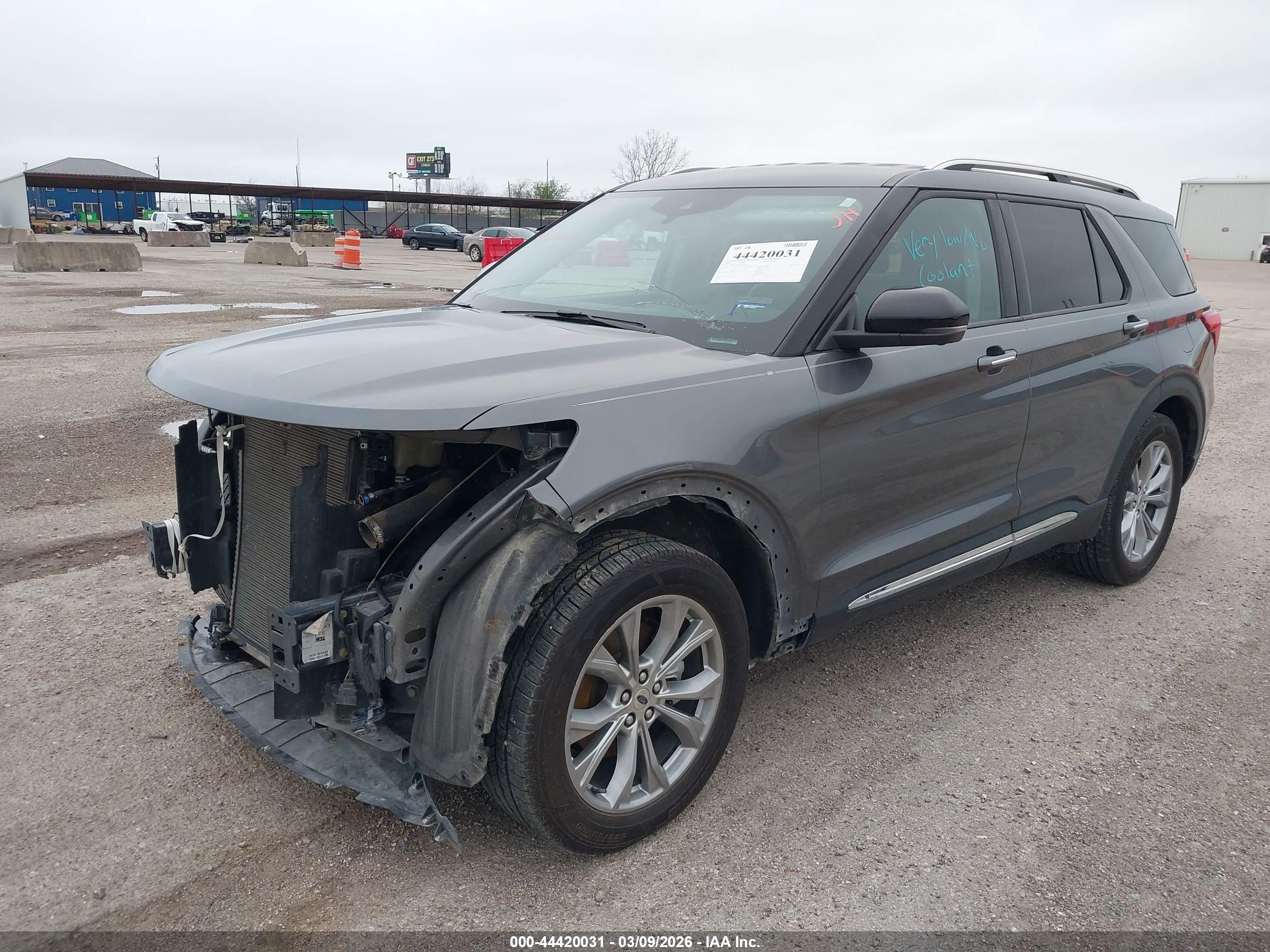 FORD EXPLORER image 2