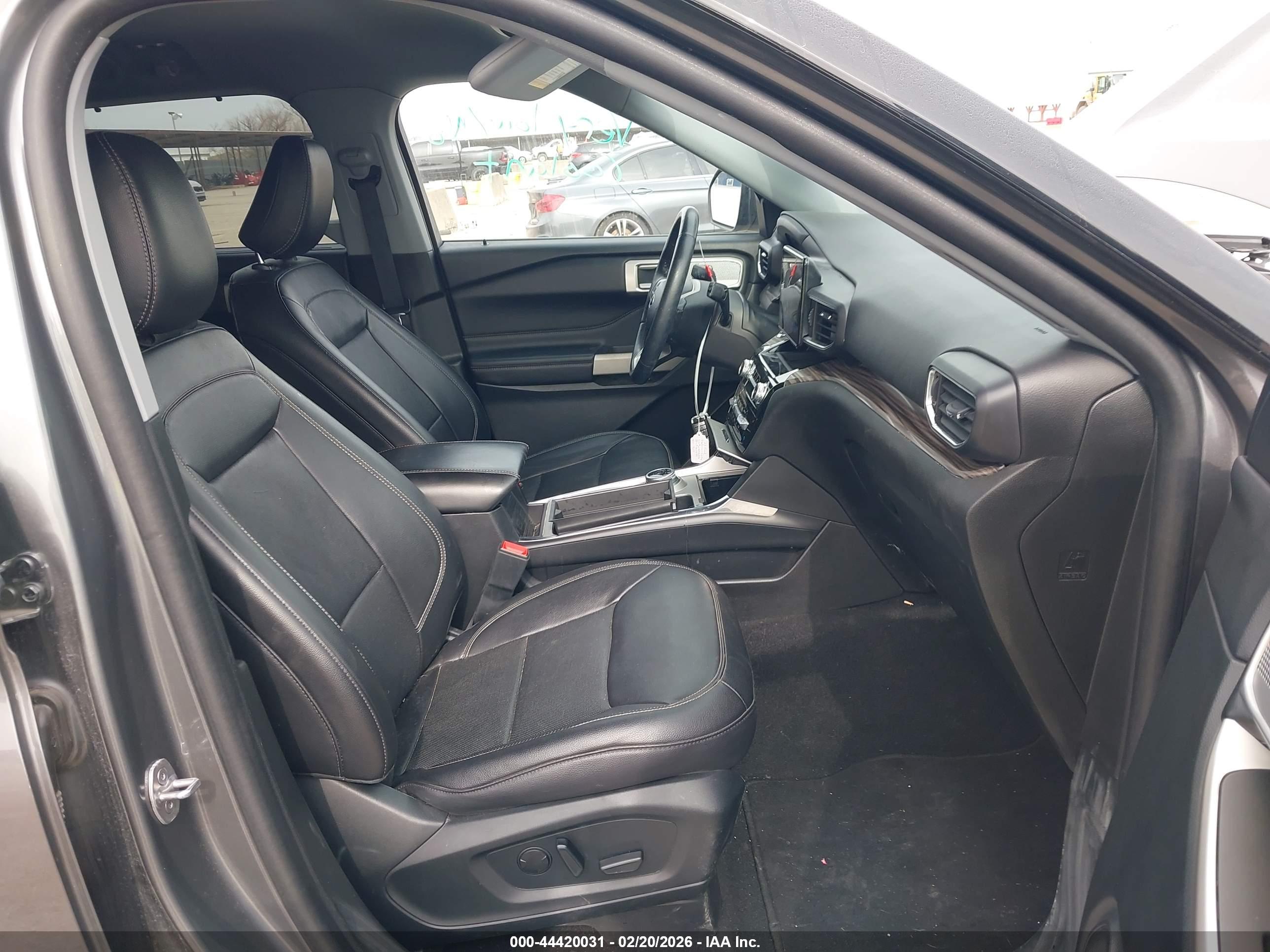FORD EXPLORER image 5