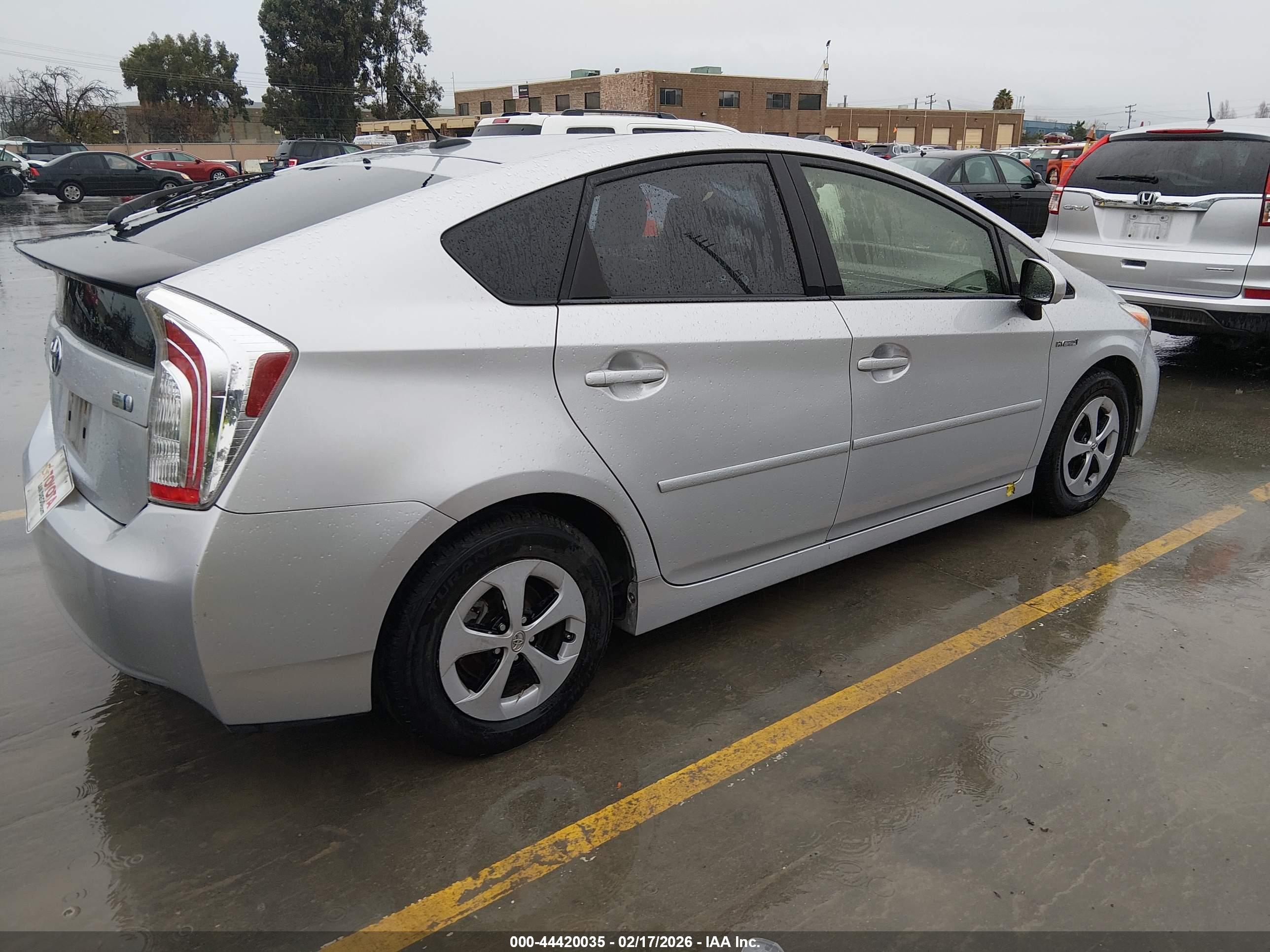 TOYOTA PRIUS image 4