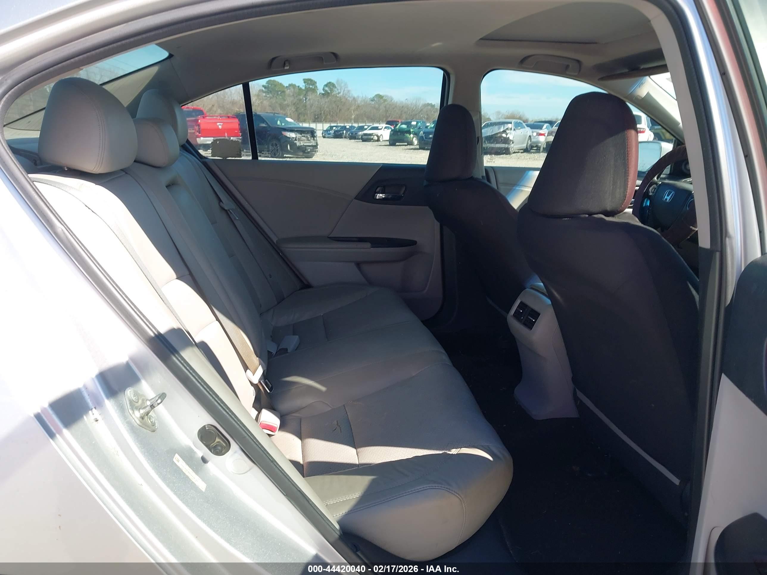 HONDA ACCORD image 8