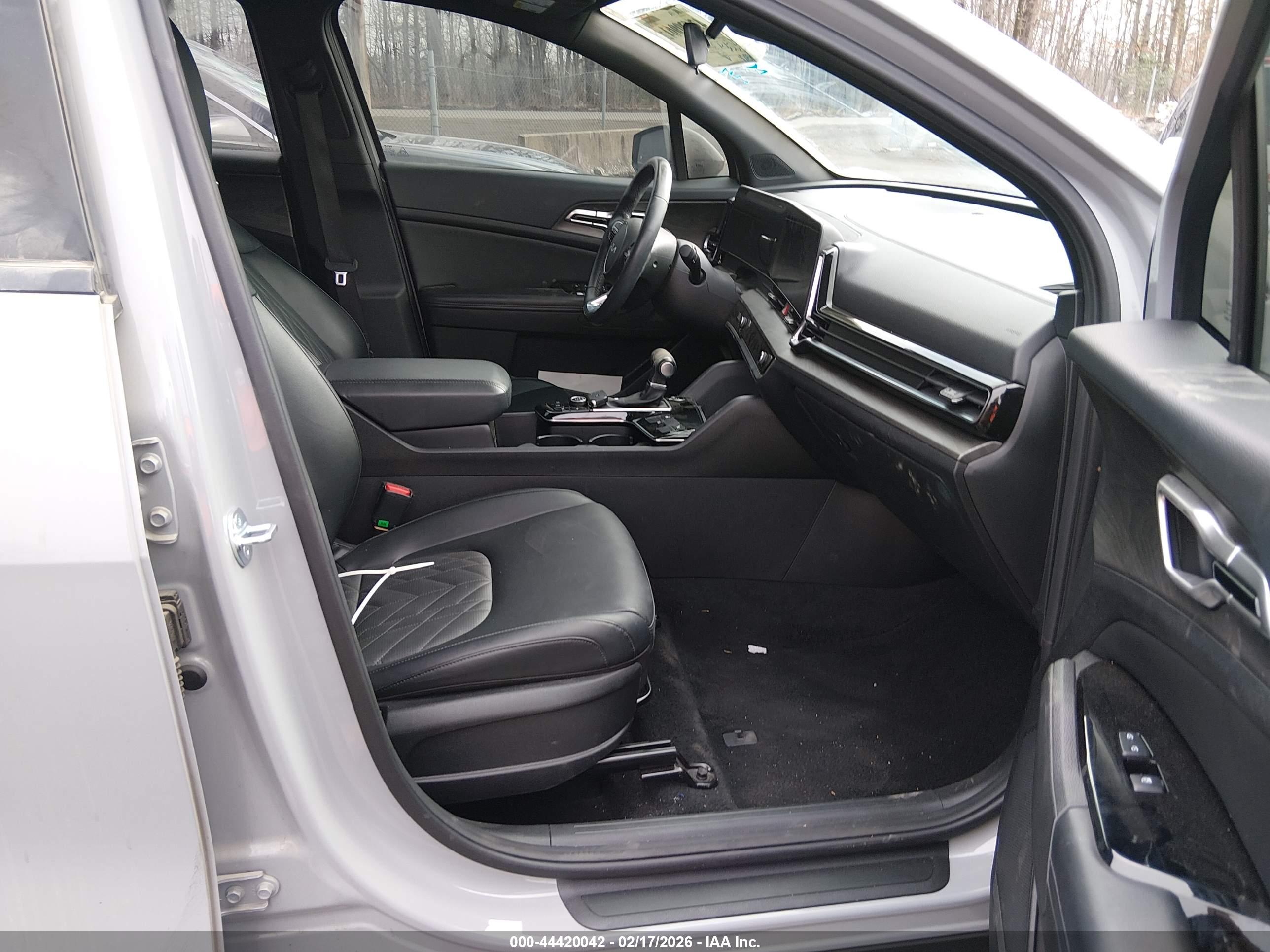 KIA SPORTAGE image 5