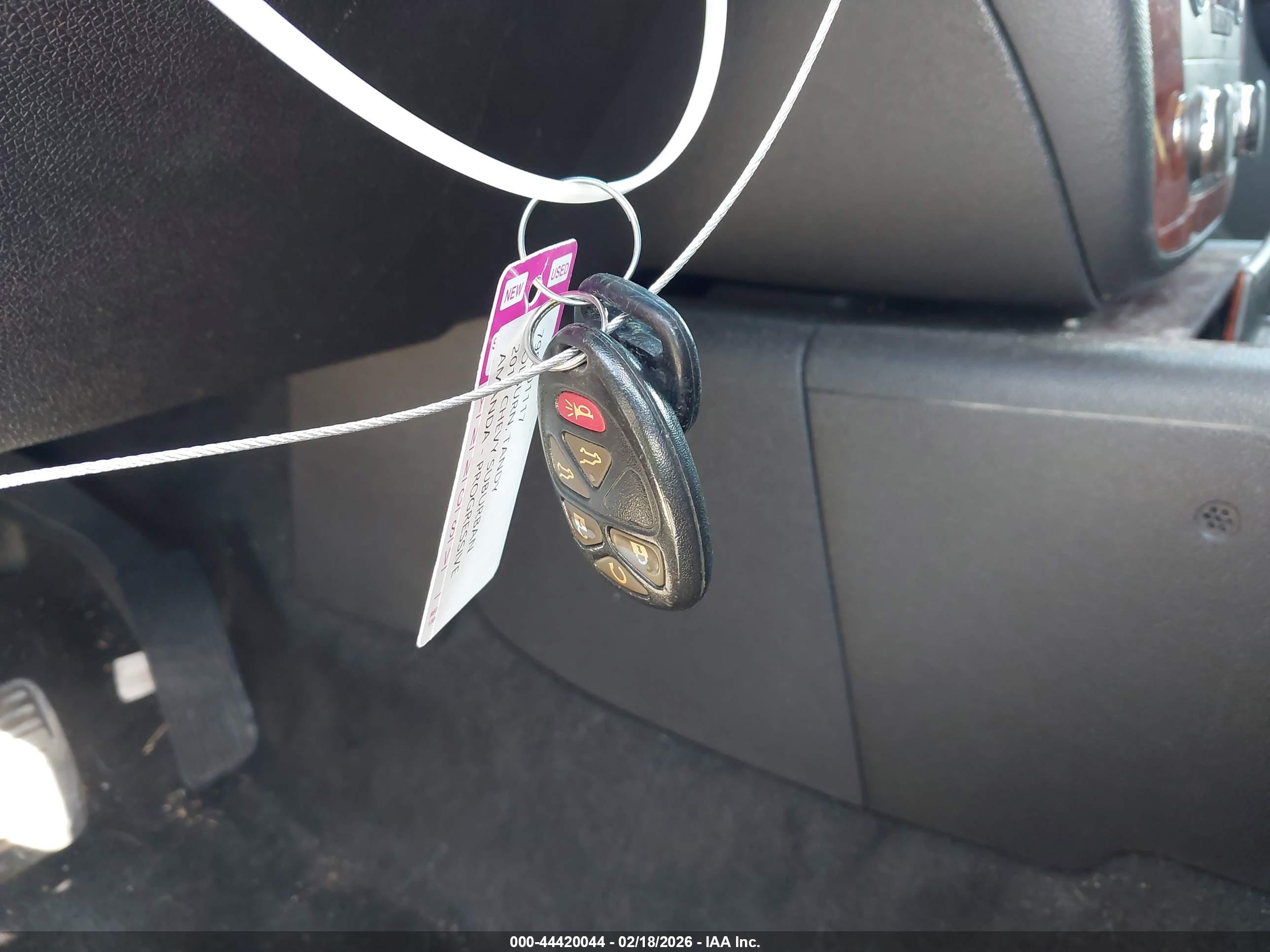 CHEVROLET SUBURBAN image 11