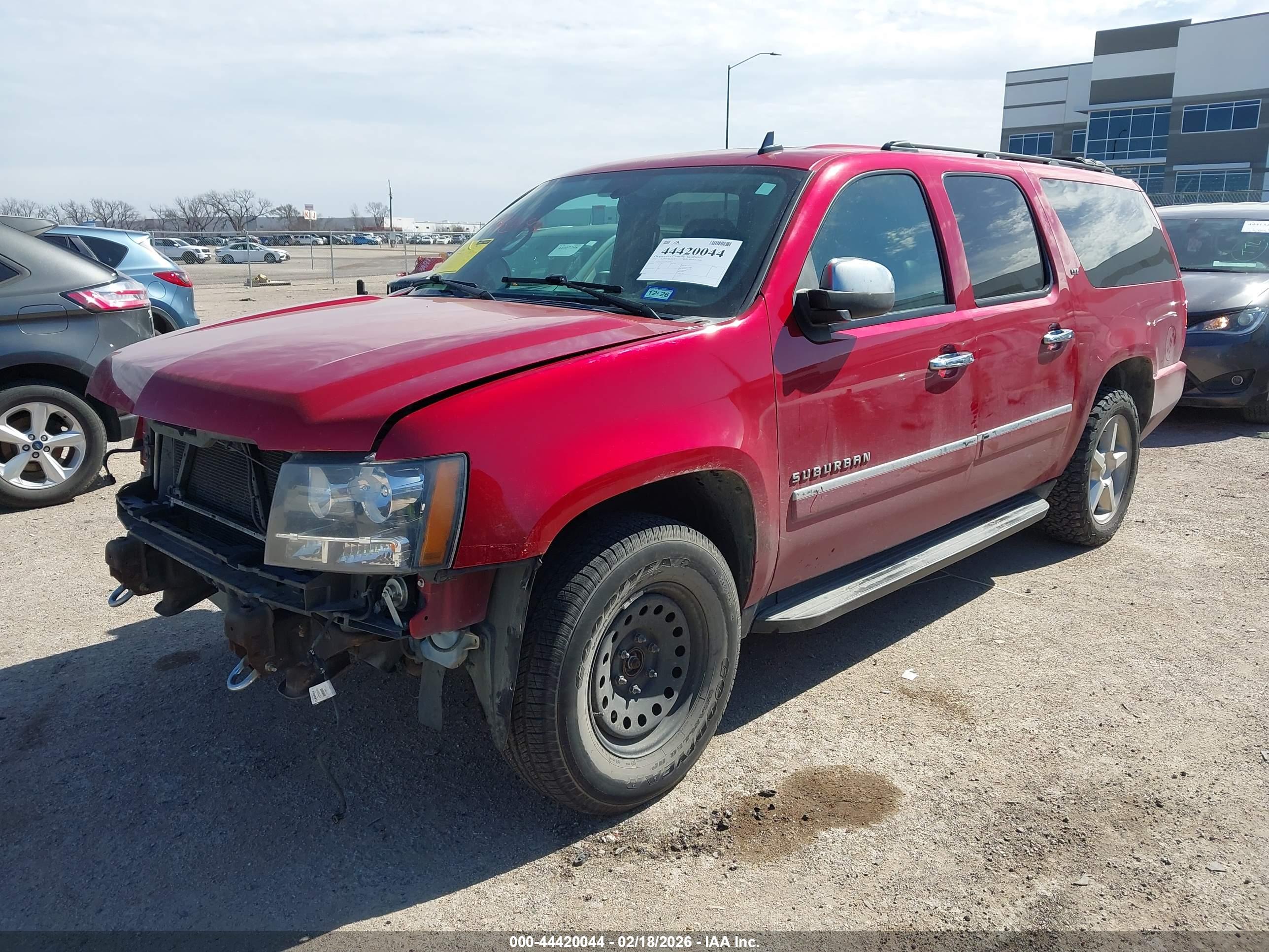 CHEVROLET SUBURBAN image 2