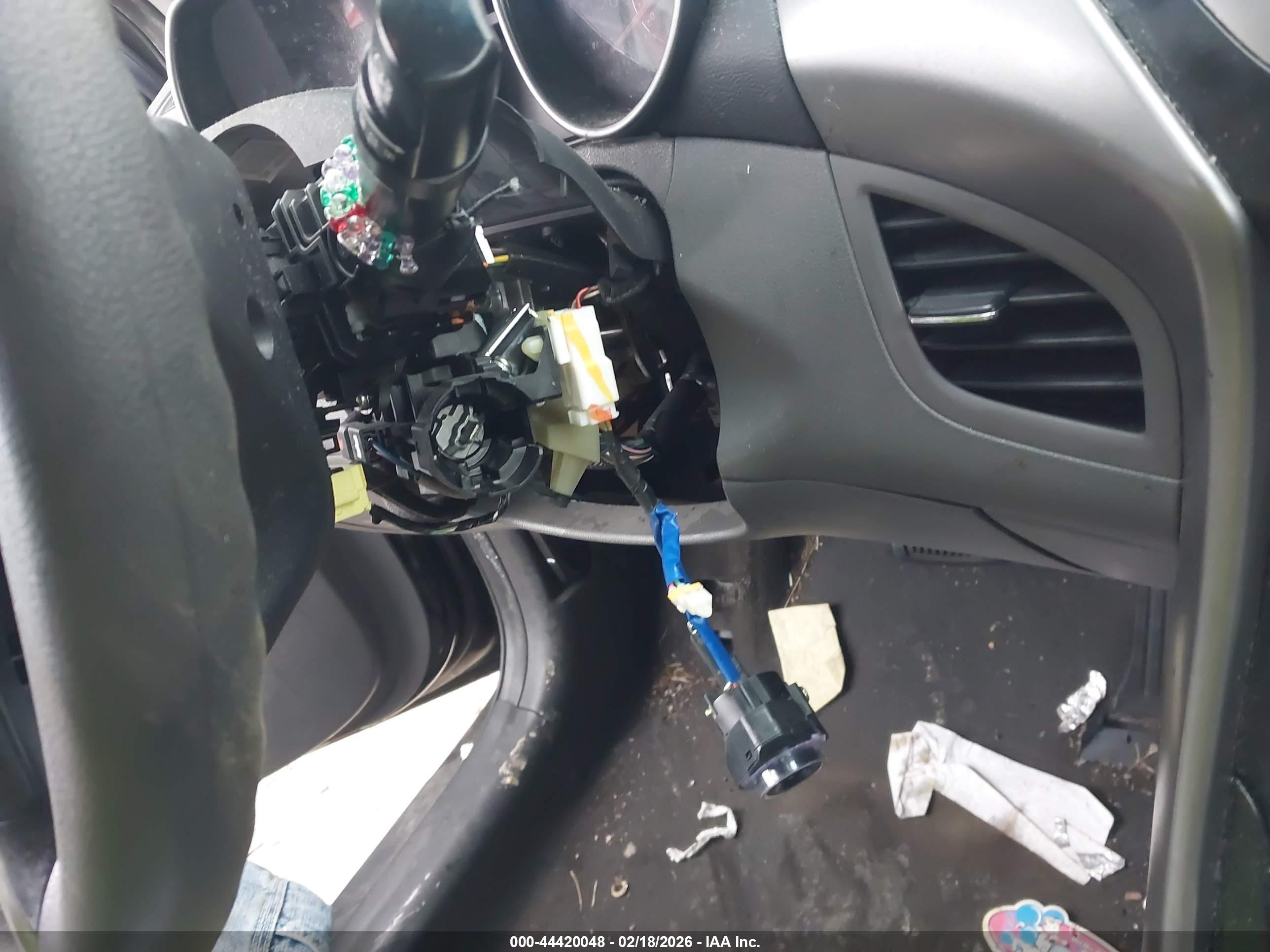 HYUNDAI ELANTRA image 6
