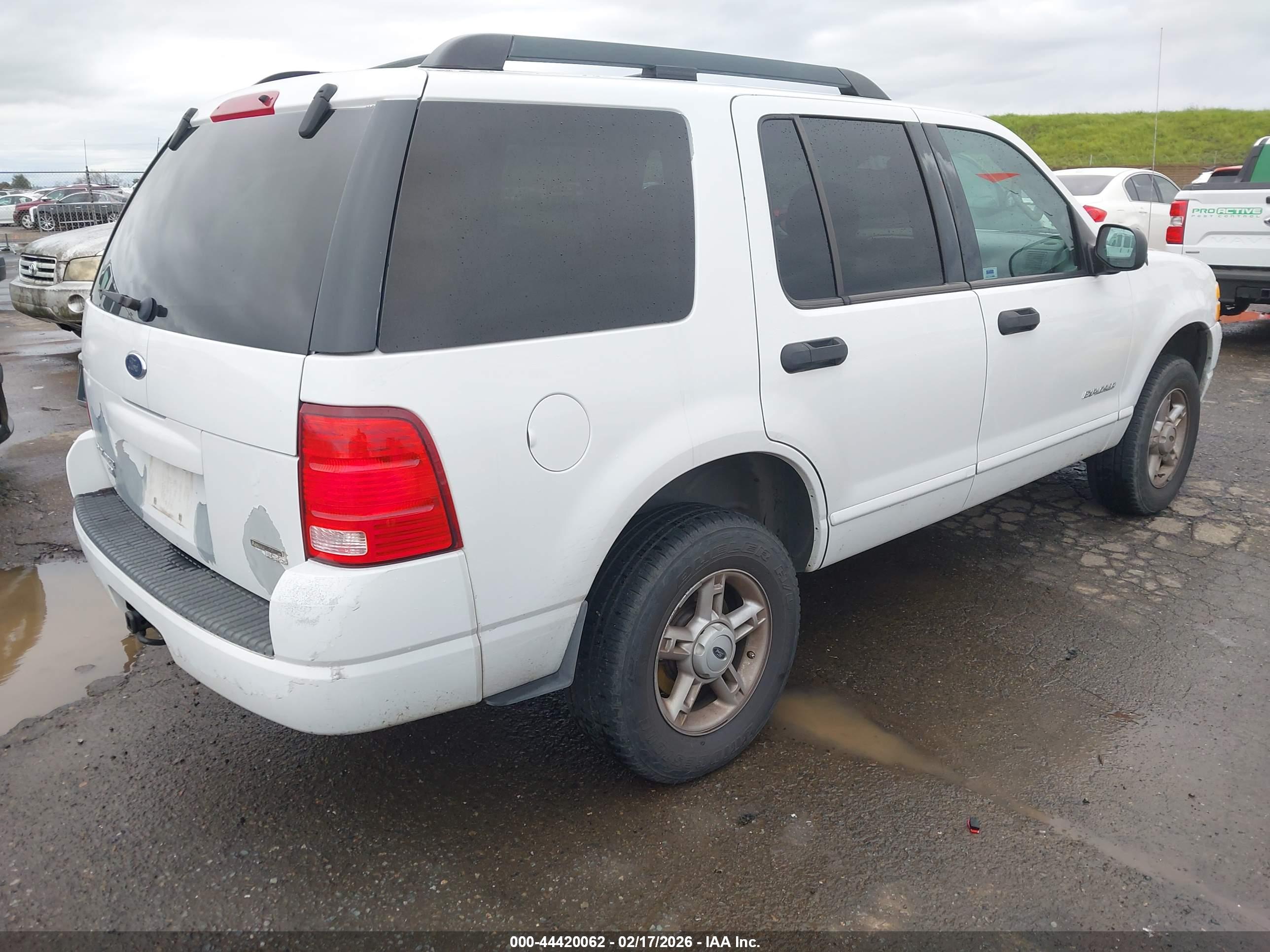 FORD EXPLORER image 4