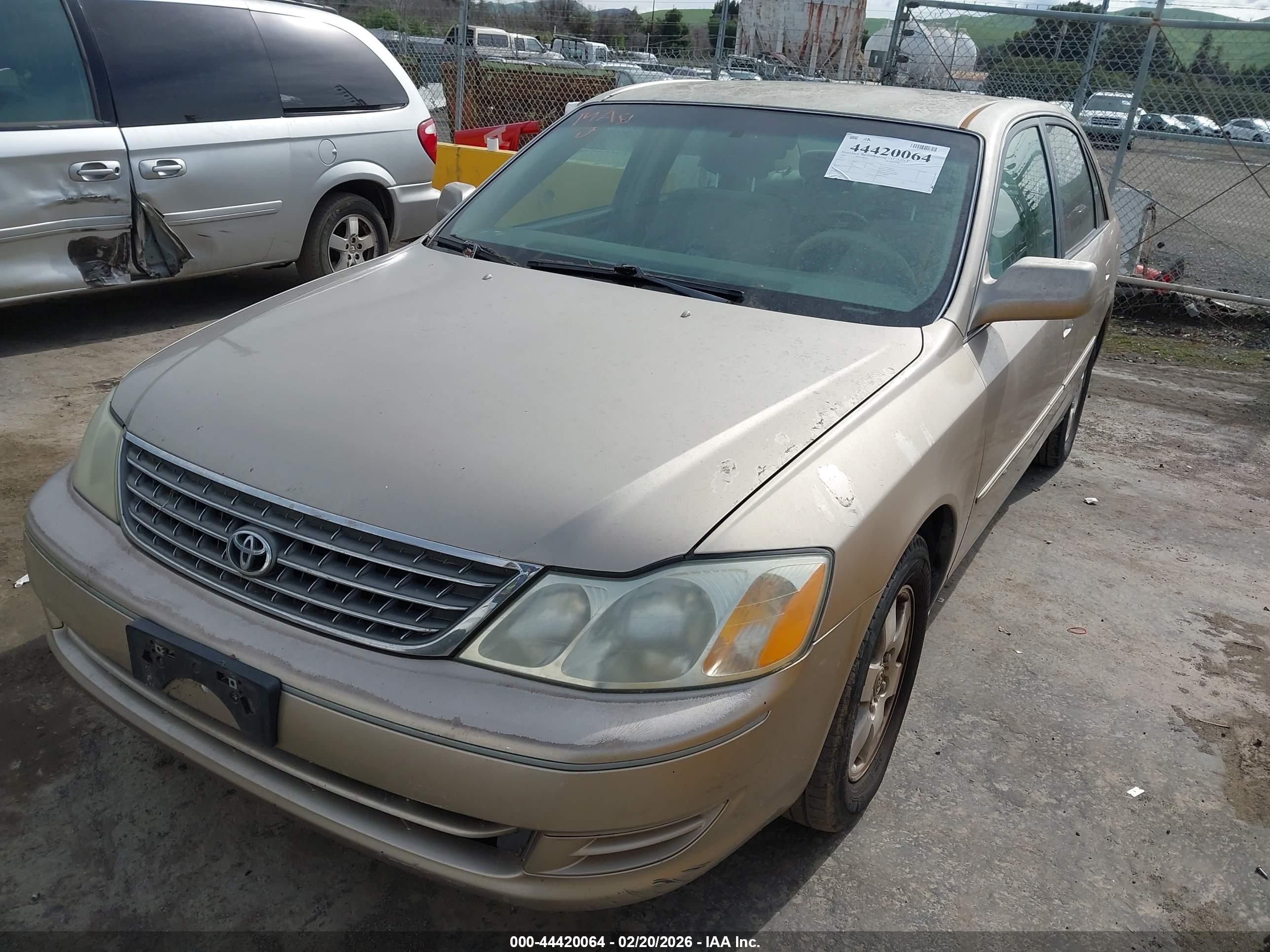 TOYOTA AVALON image 6