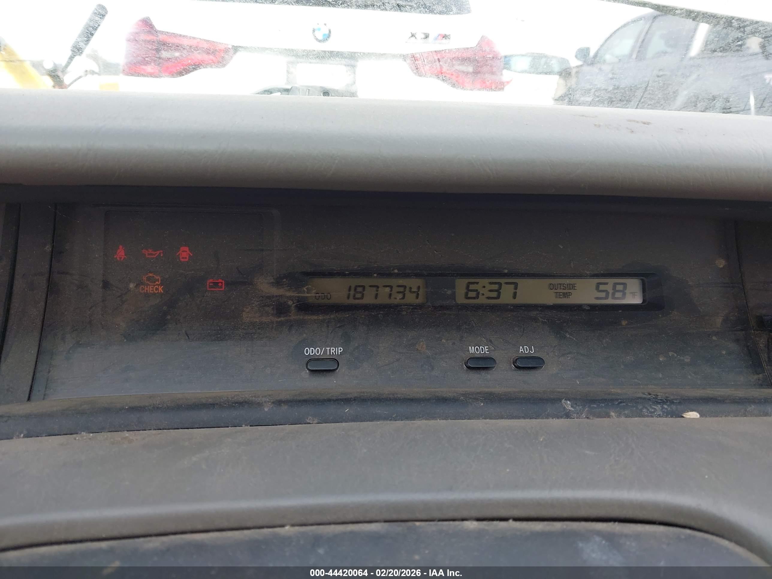 TOYOTA AVALON image 7