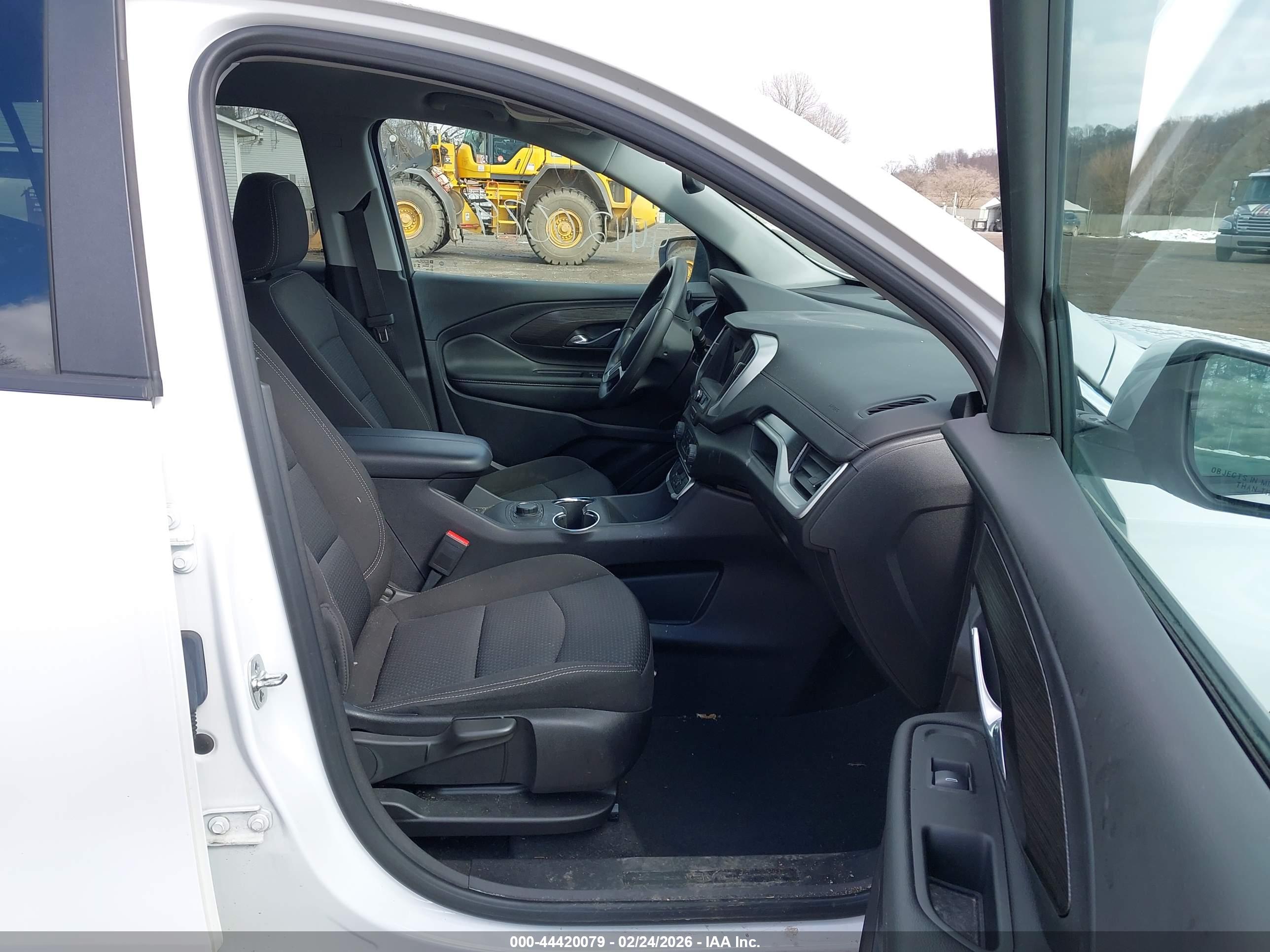 GMC TERRAIN image 5