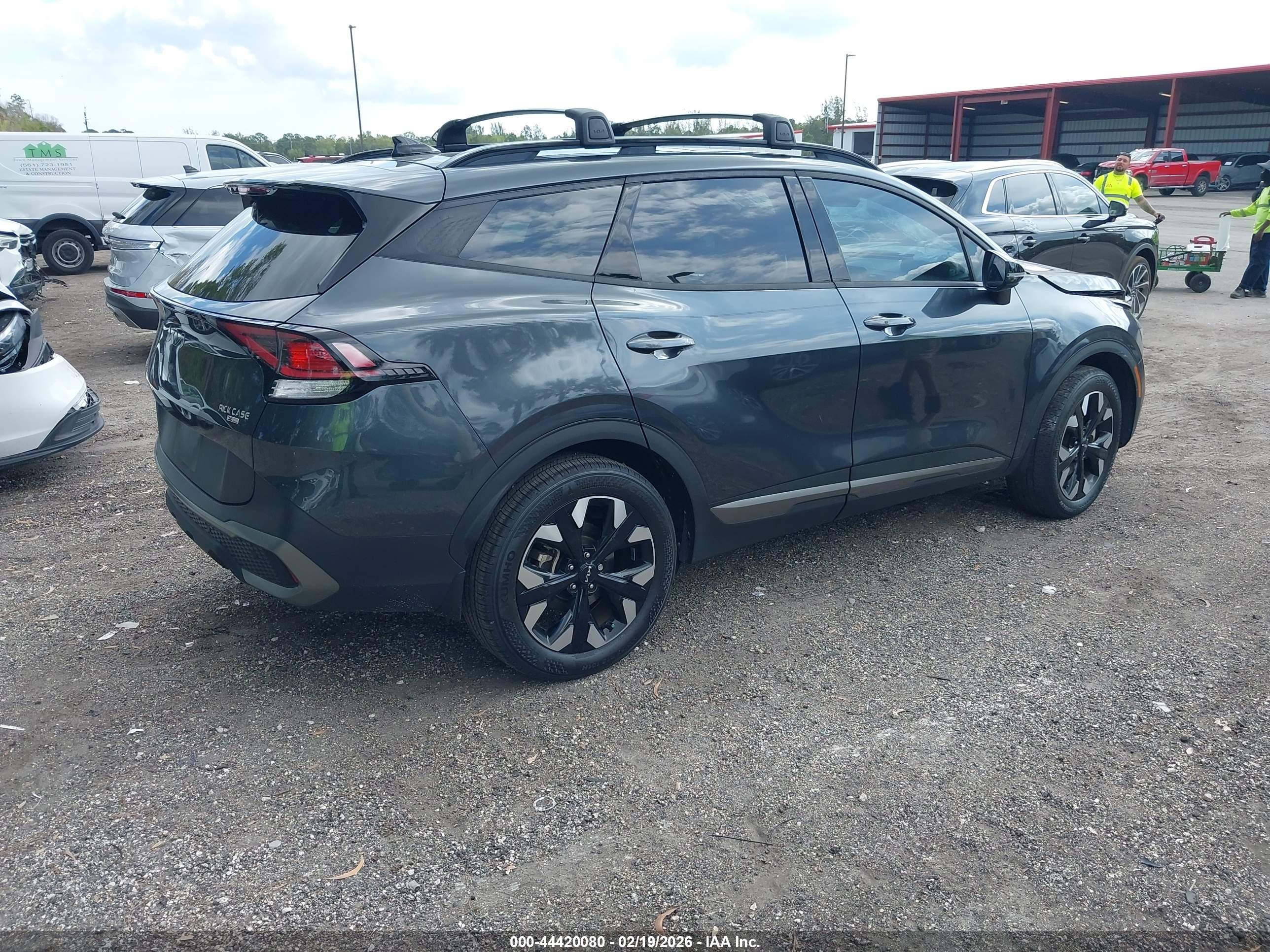 KIA SPORTAGE image 4