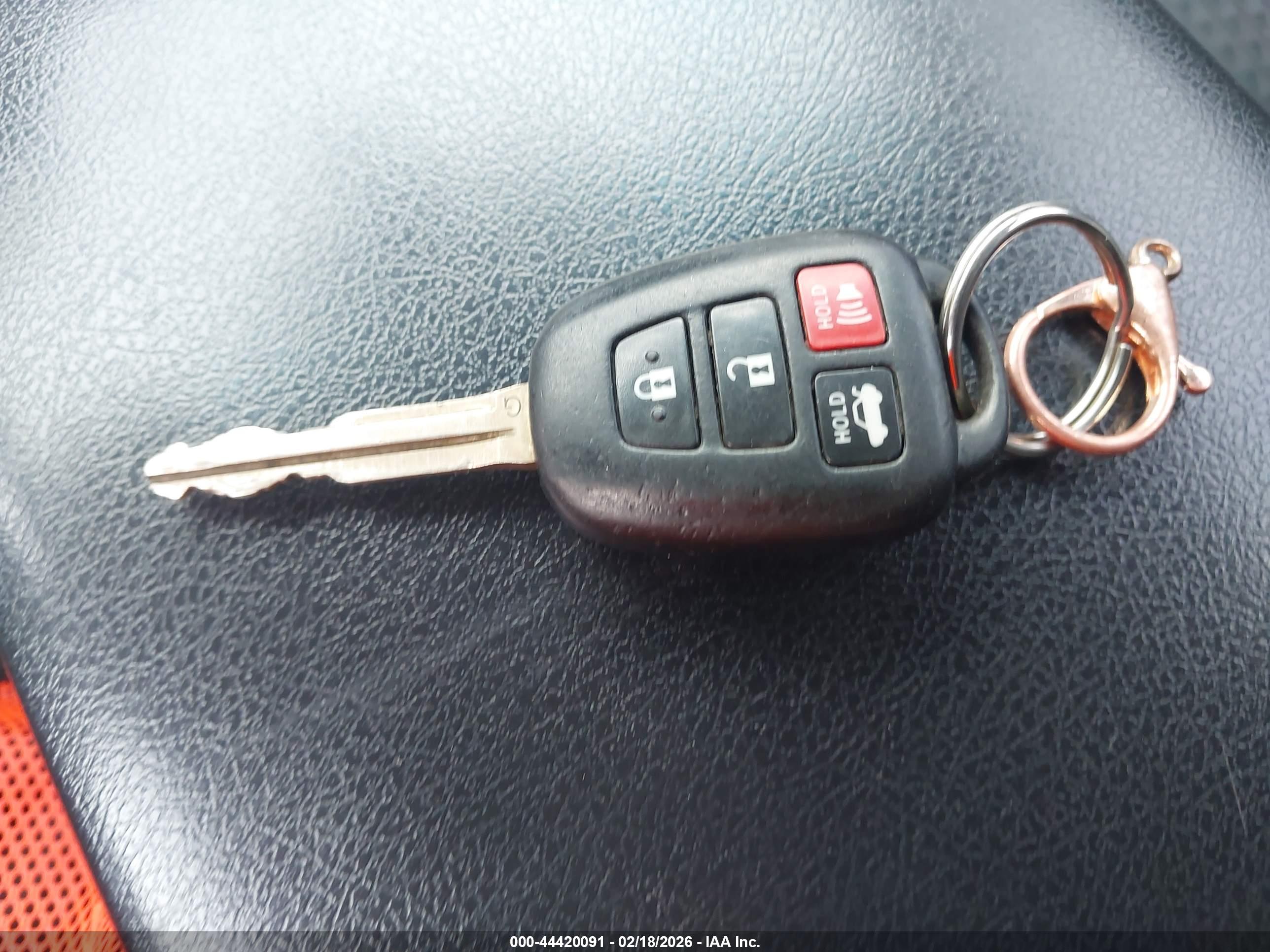 TOYOTA CAMRY image 11
