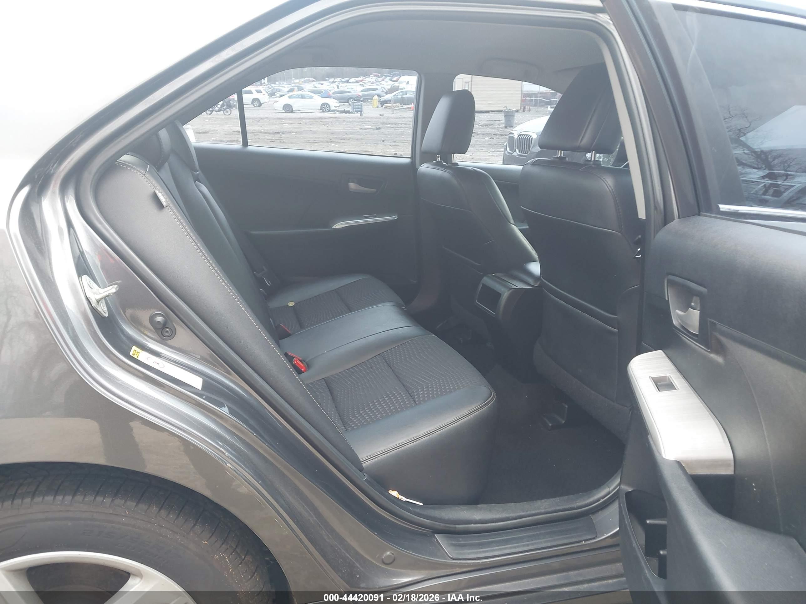 TOYOTA CAMRY image 8
