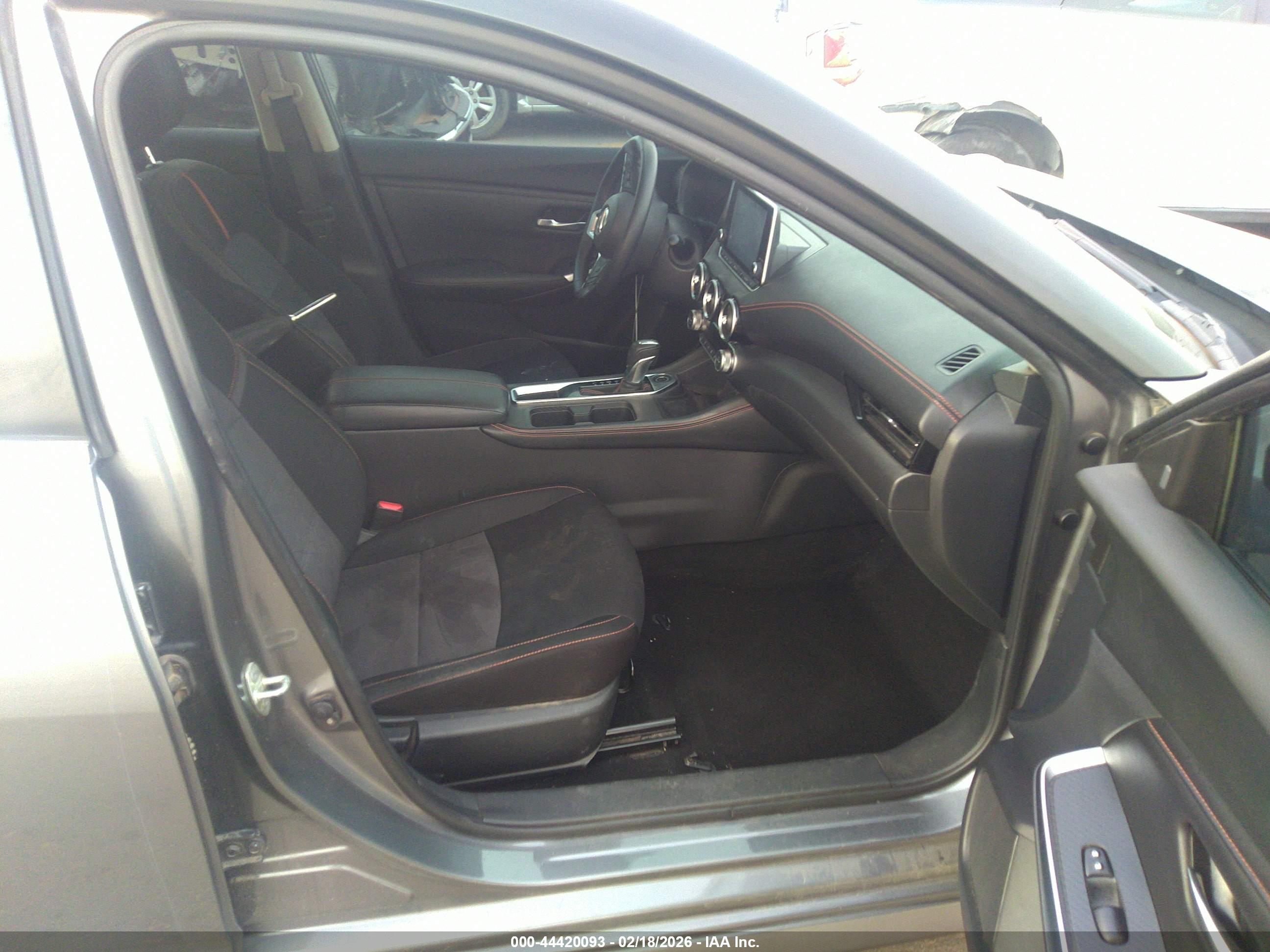 NISSAN SENTRA image 5