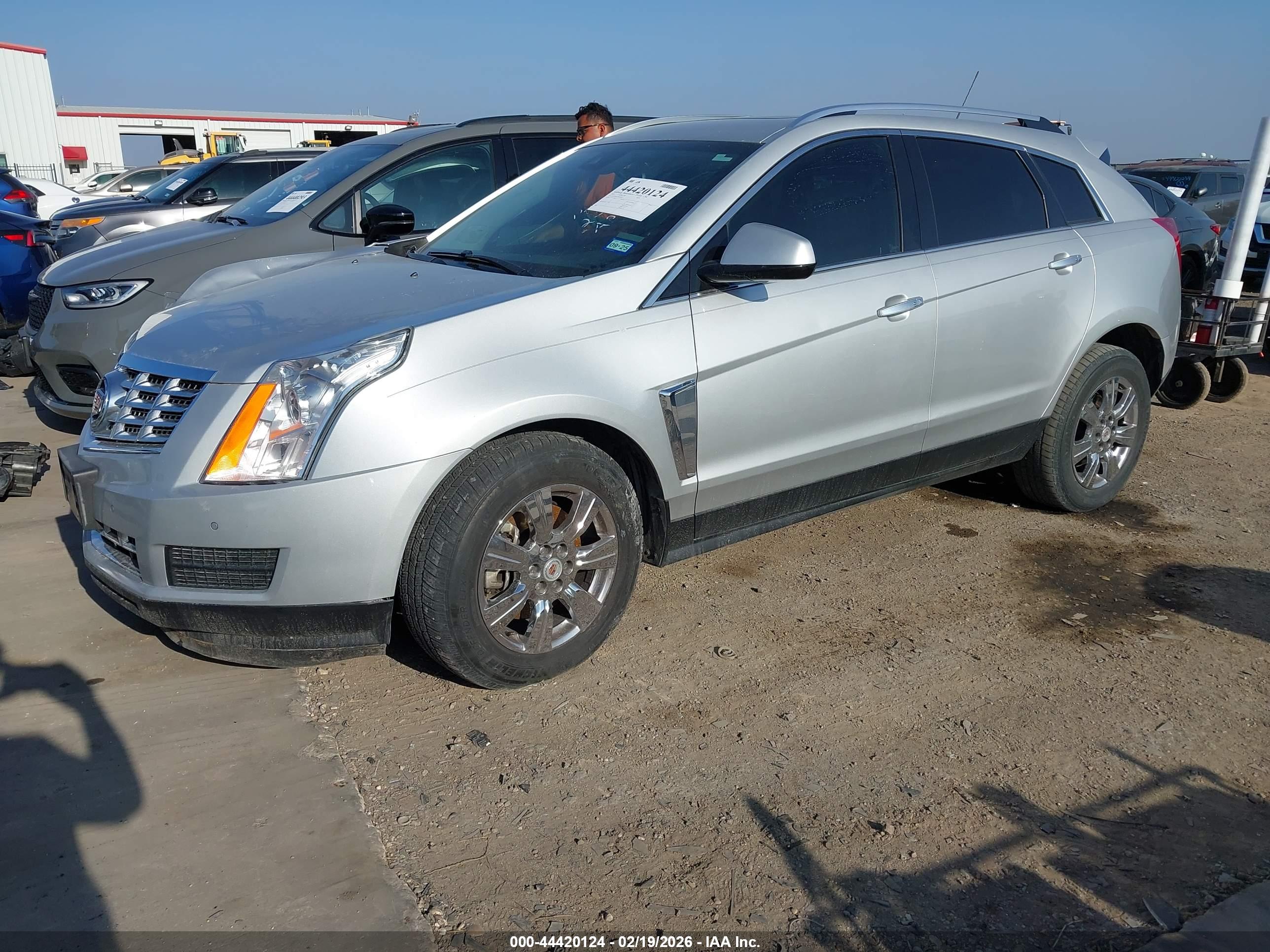 CADILLAC SRX image 2