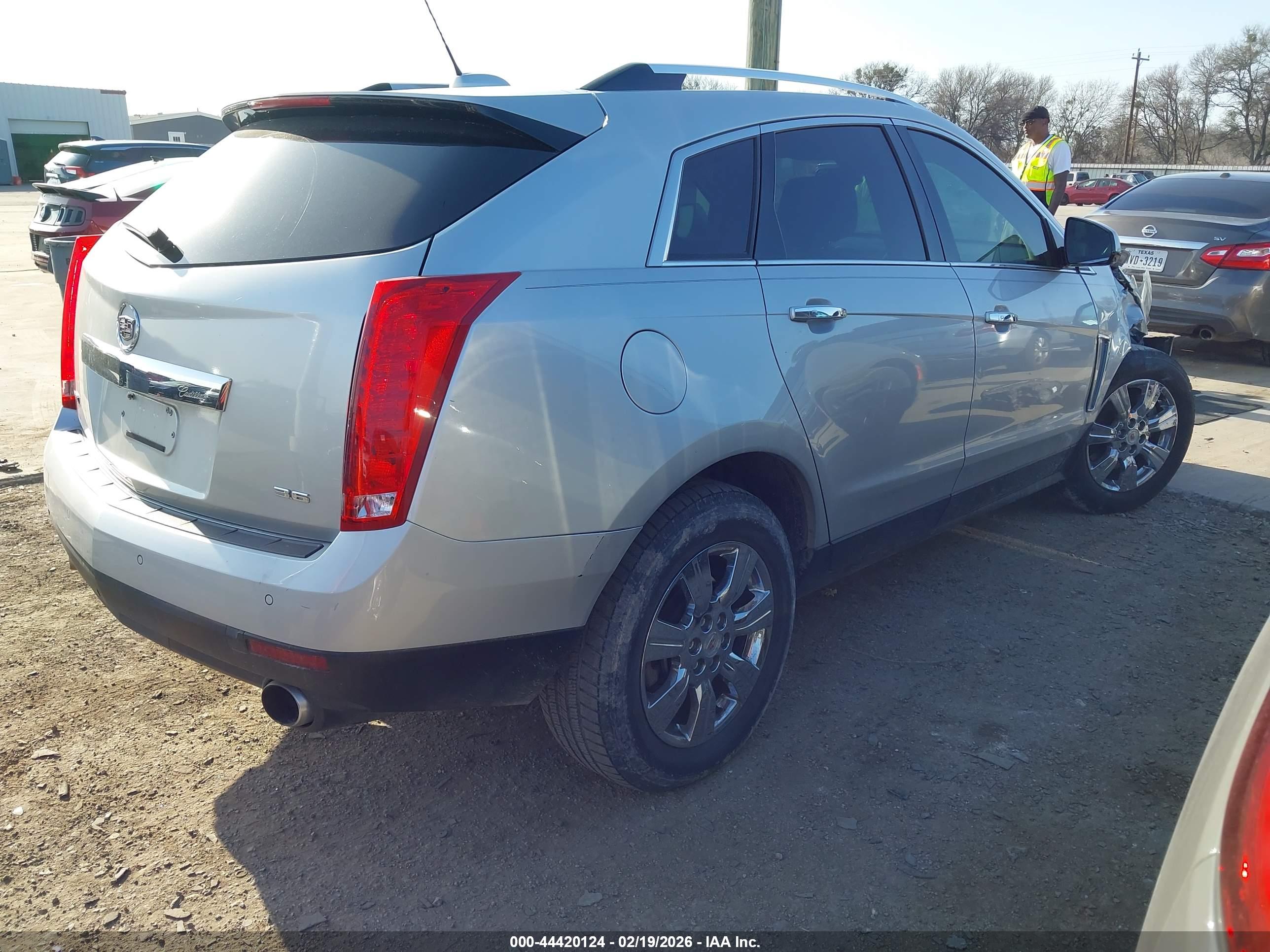 CADILLAC SRX image 4