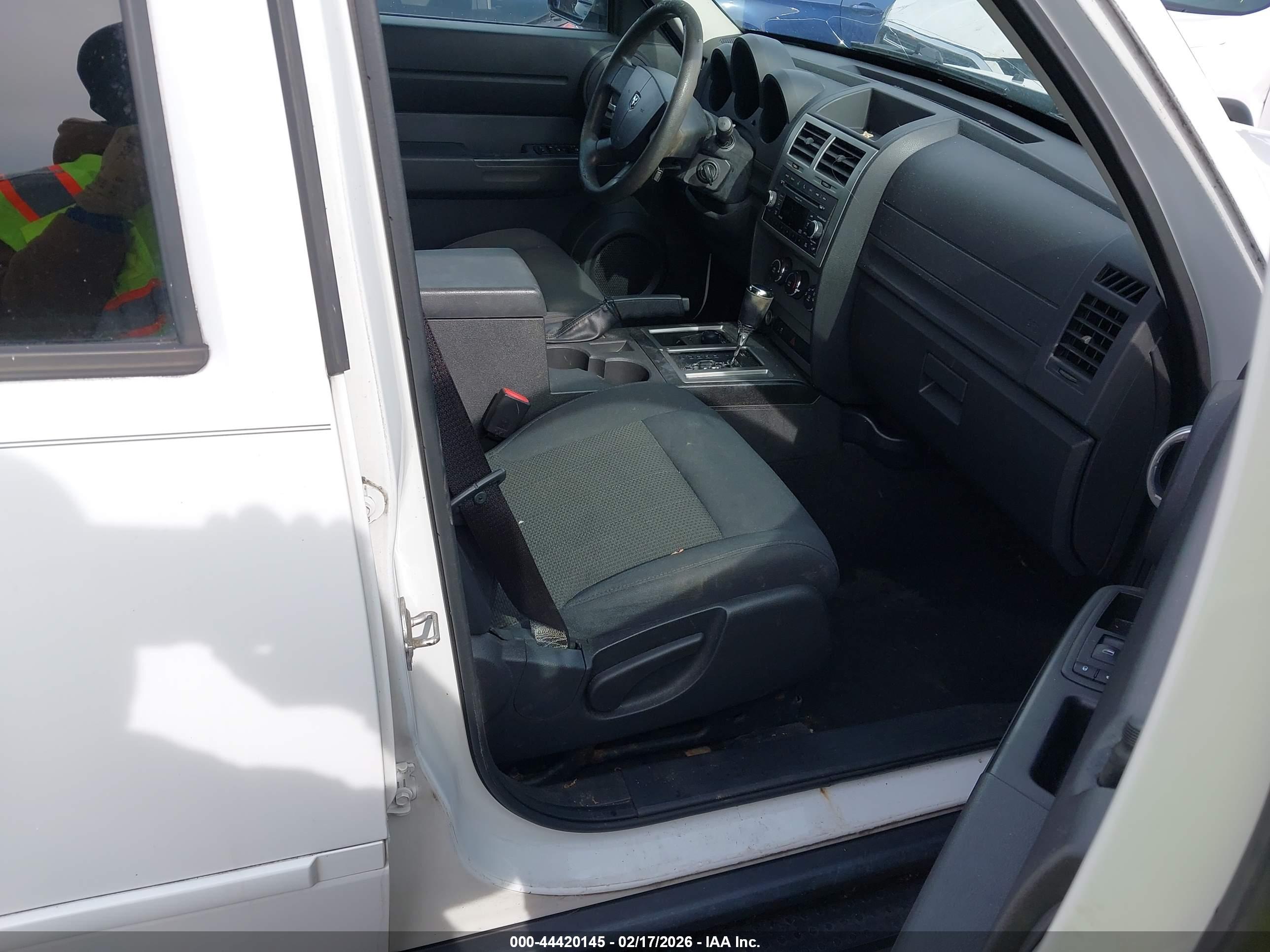 DODGE NITRO image 5