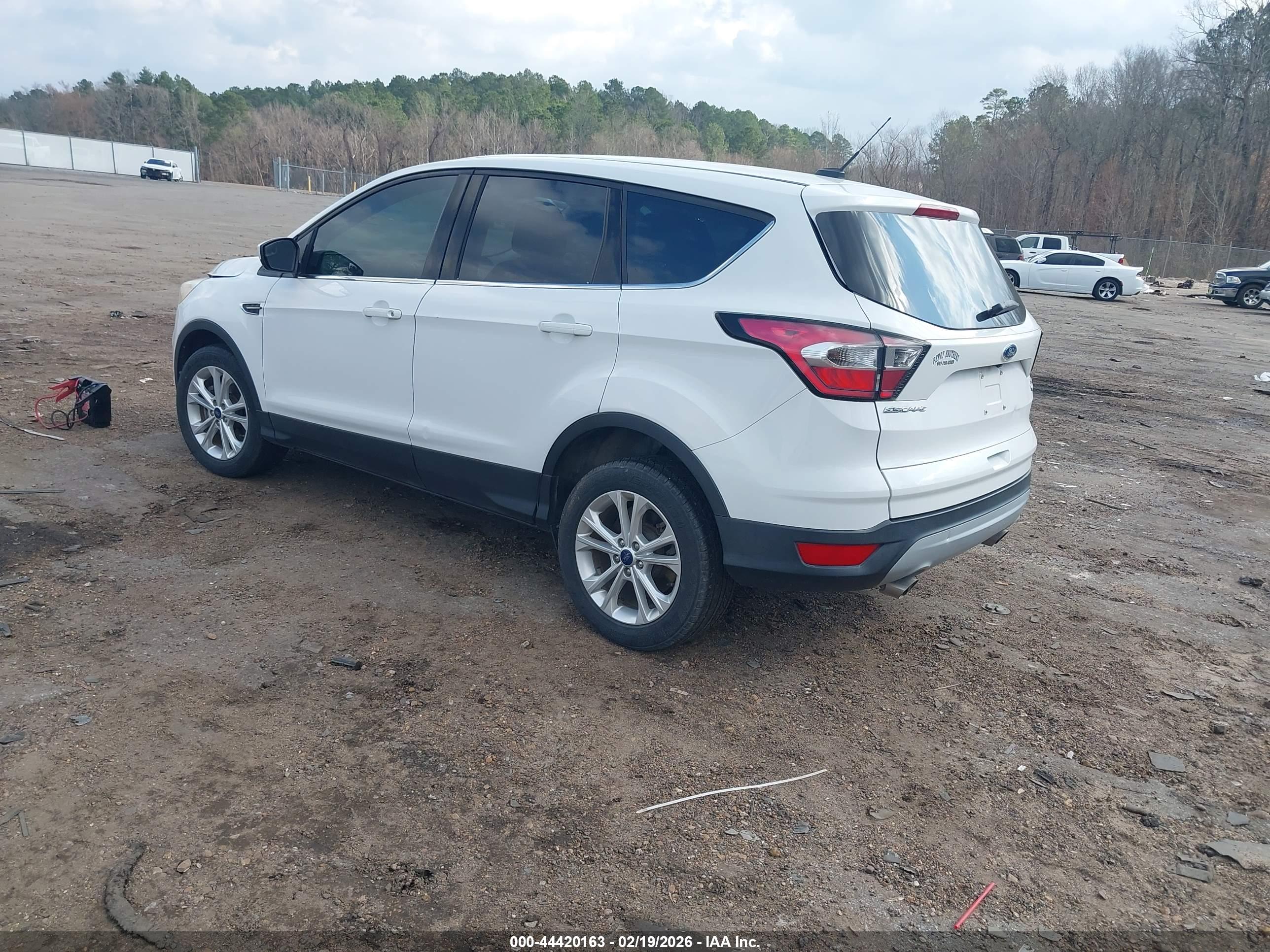FORD ESCAPE image 3