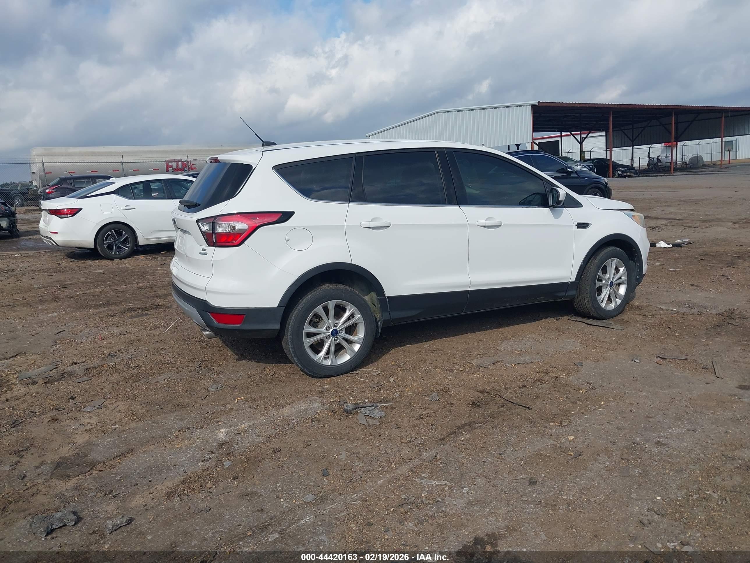 FORD ESCAPE image 4