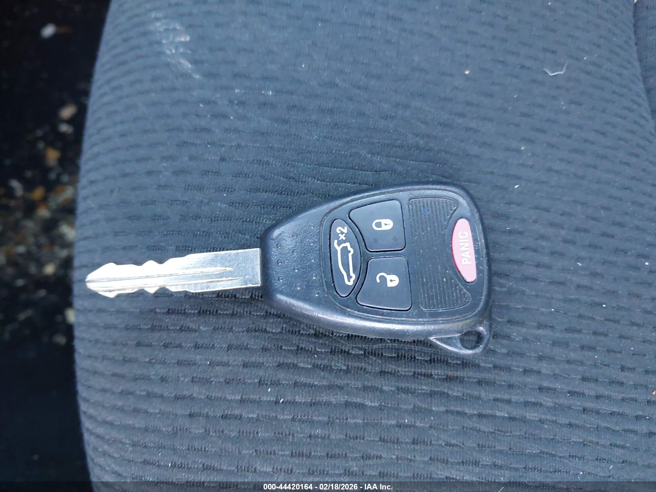 CHRYSLER 200 image 11
