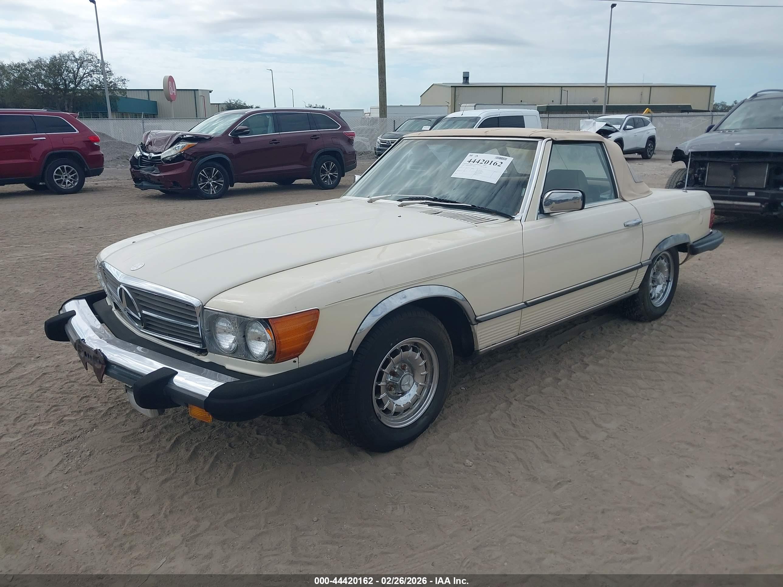 MERCEDES-BENZ 380 image 2