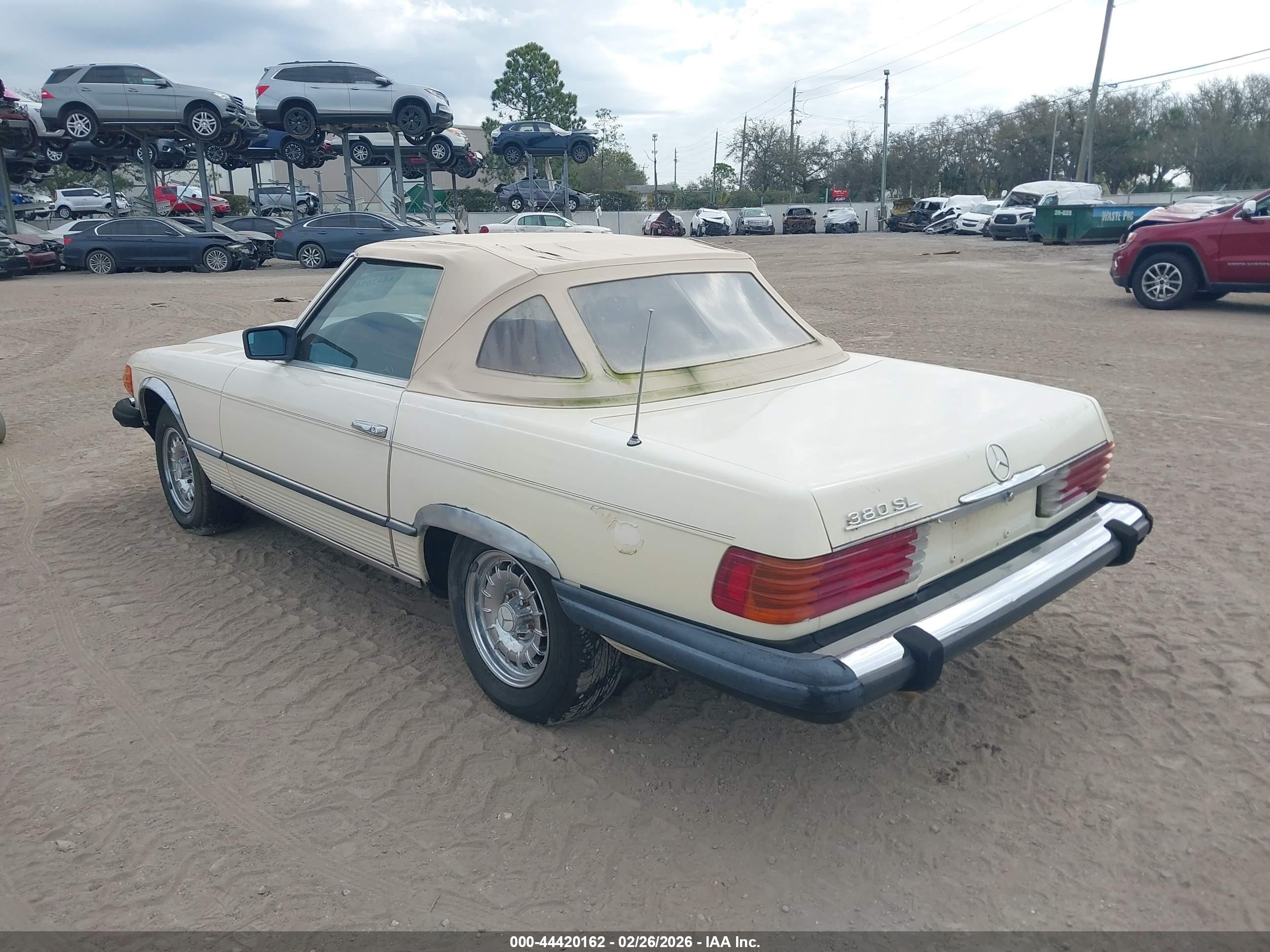 MERCEDES-BENZ 380 image 3