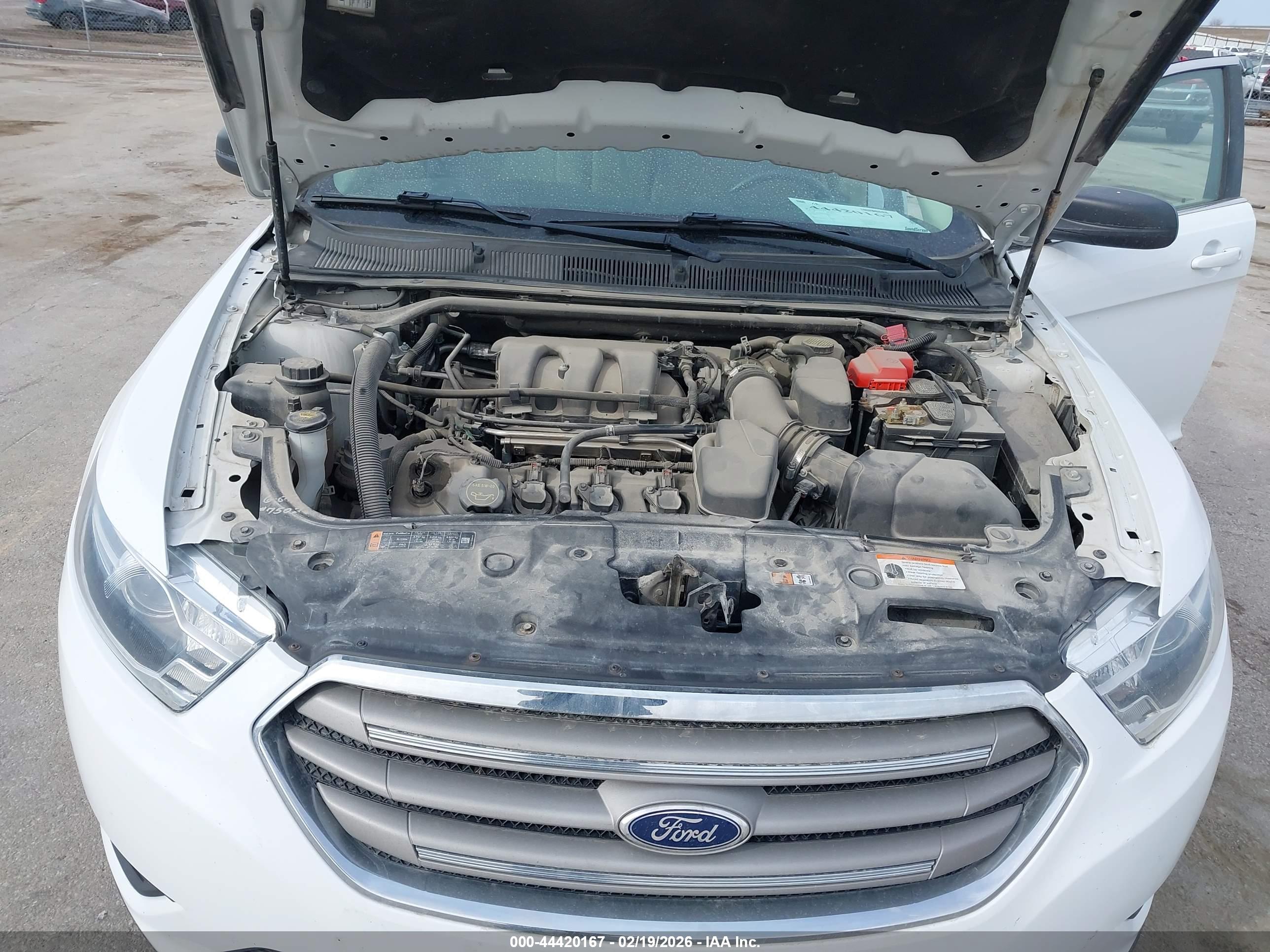 FORD TAURUS image 10